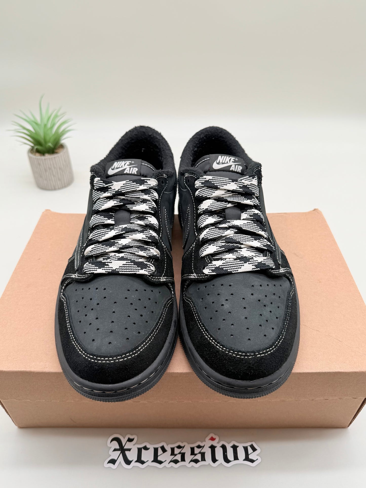 Jordan 1 Low Travis Scott Phantom