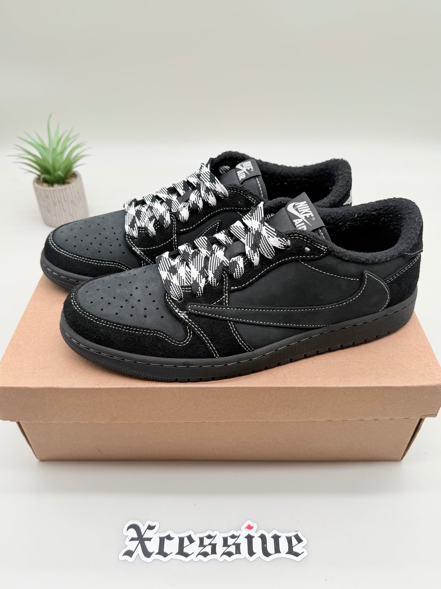 Jordan 1 Low Travis Scott Phantom