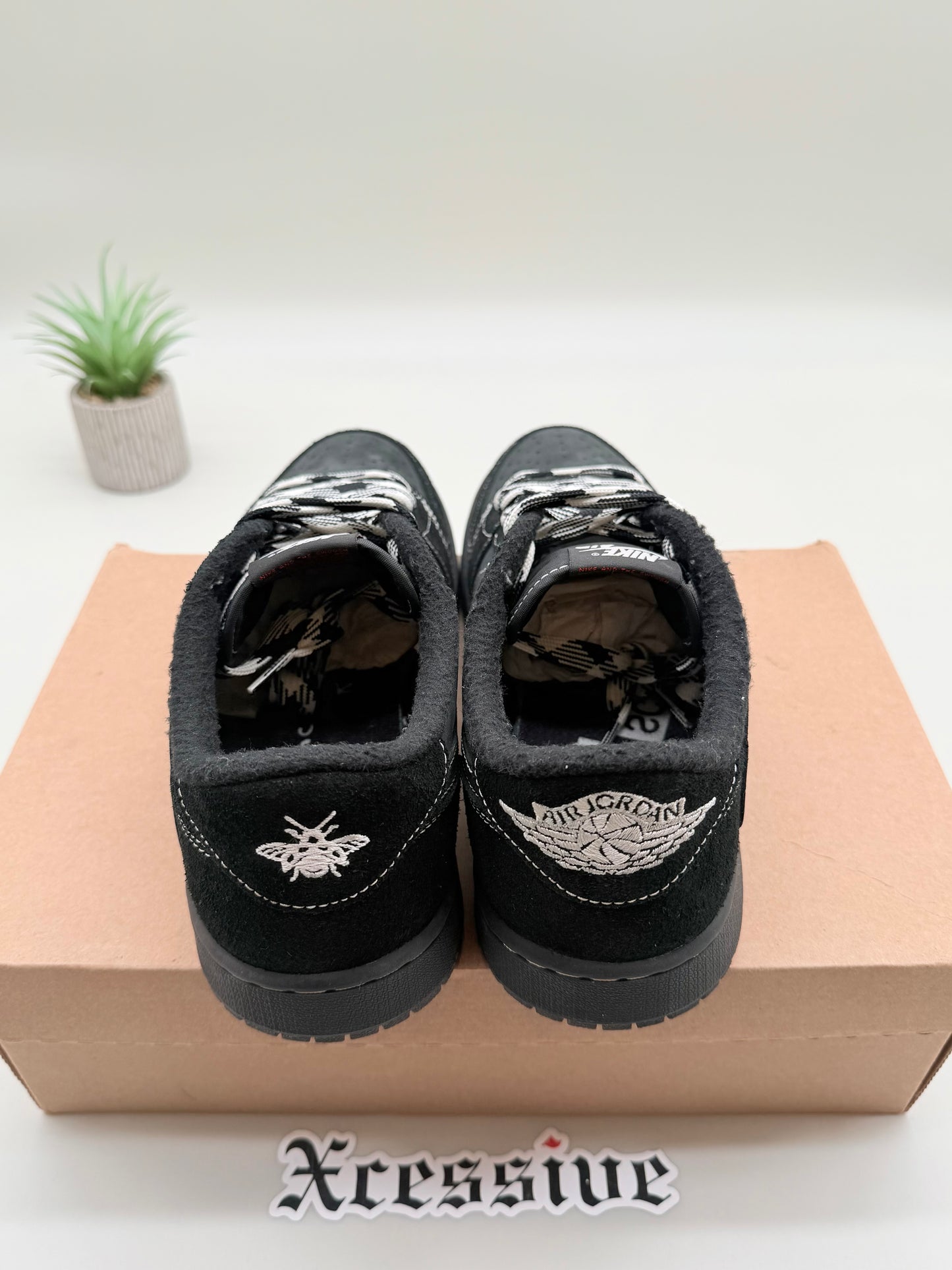 Jordan 1 Low Travis Scott Phantom