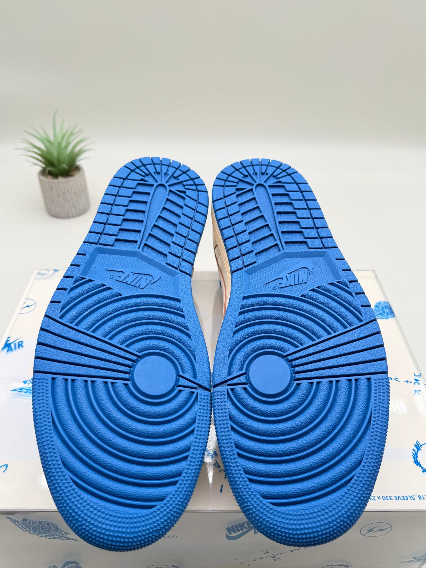 Jordan 1 Low Travis Scott Fragment Military Blue