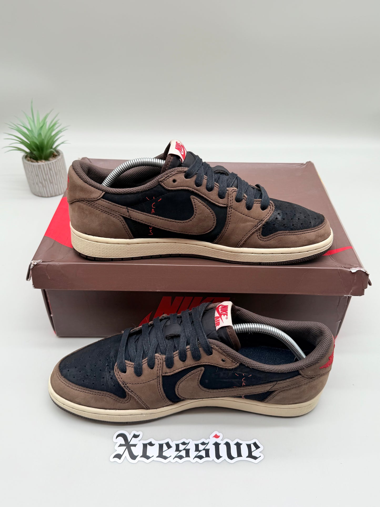 Jordan 1 Low Travis Scott Mocha