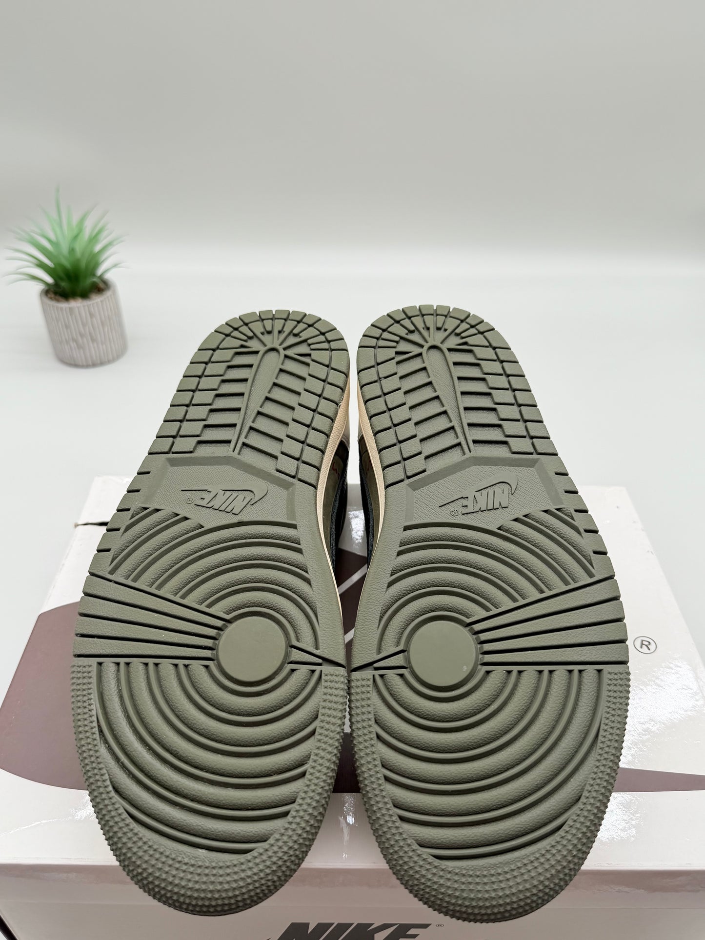 Jordan 1 Low Travis Scott Medium Olive
