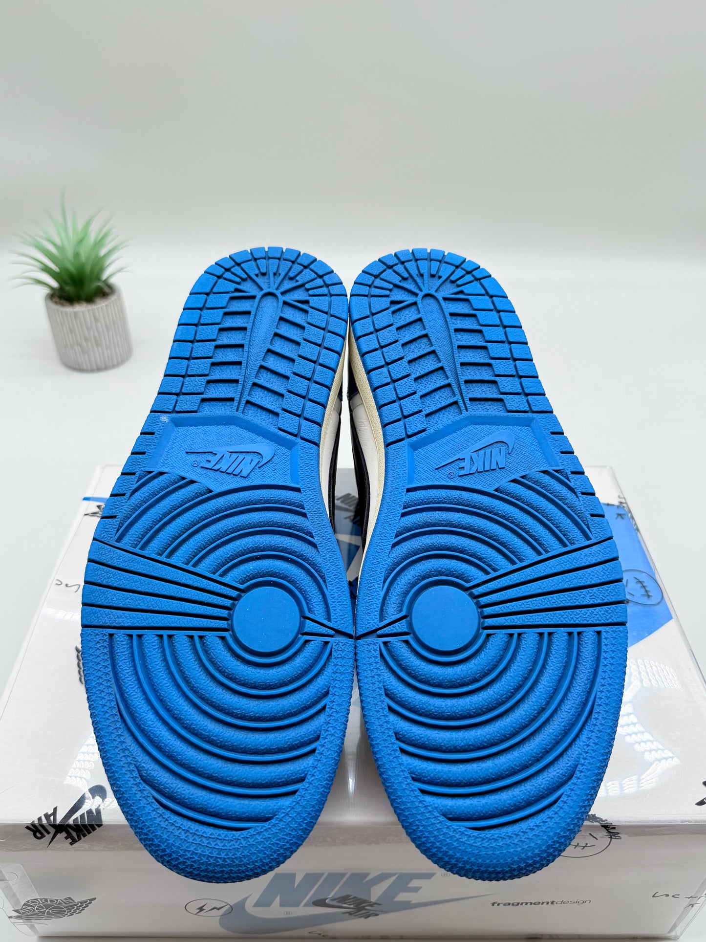 Jordan 1 Low Travis Scott Fragment