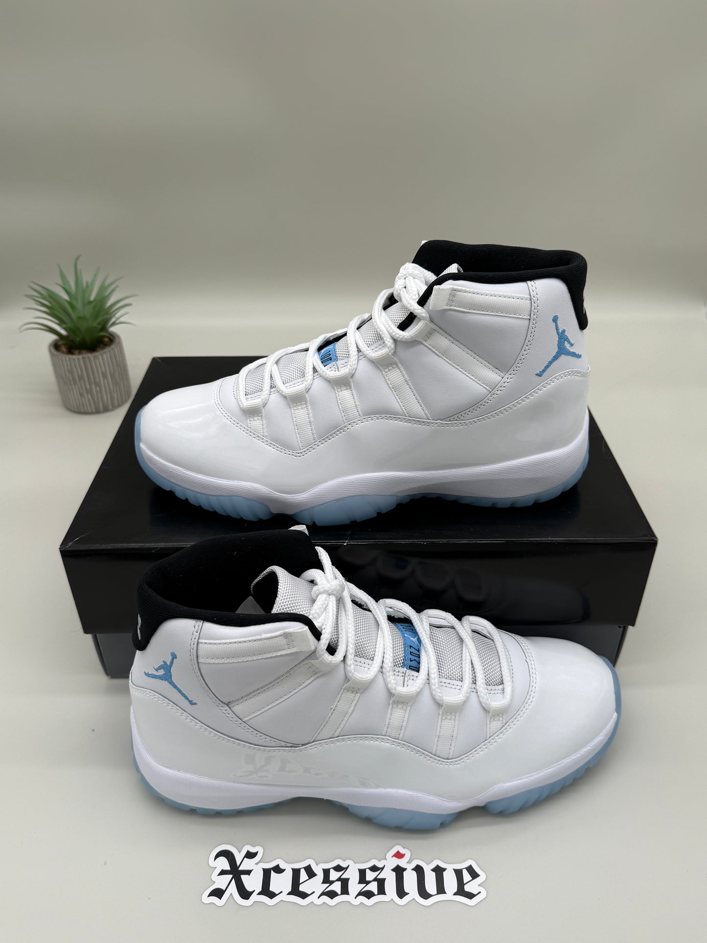 Jordan 11 Legend Blue