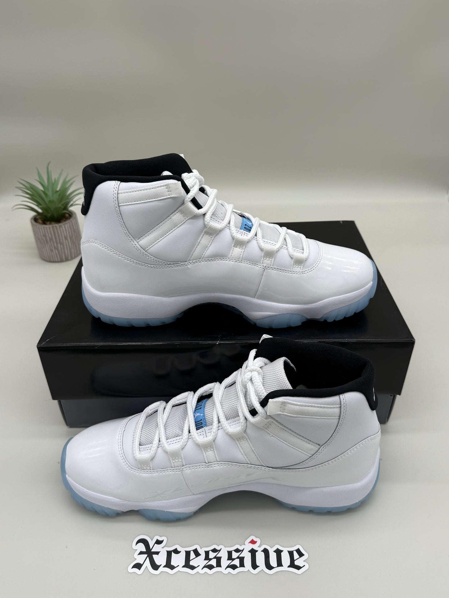 Jordan 11 Legend Blue