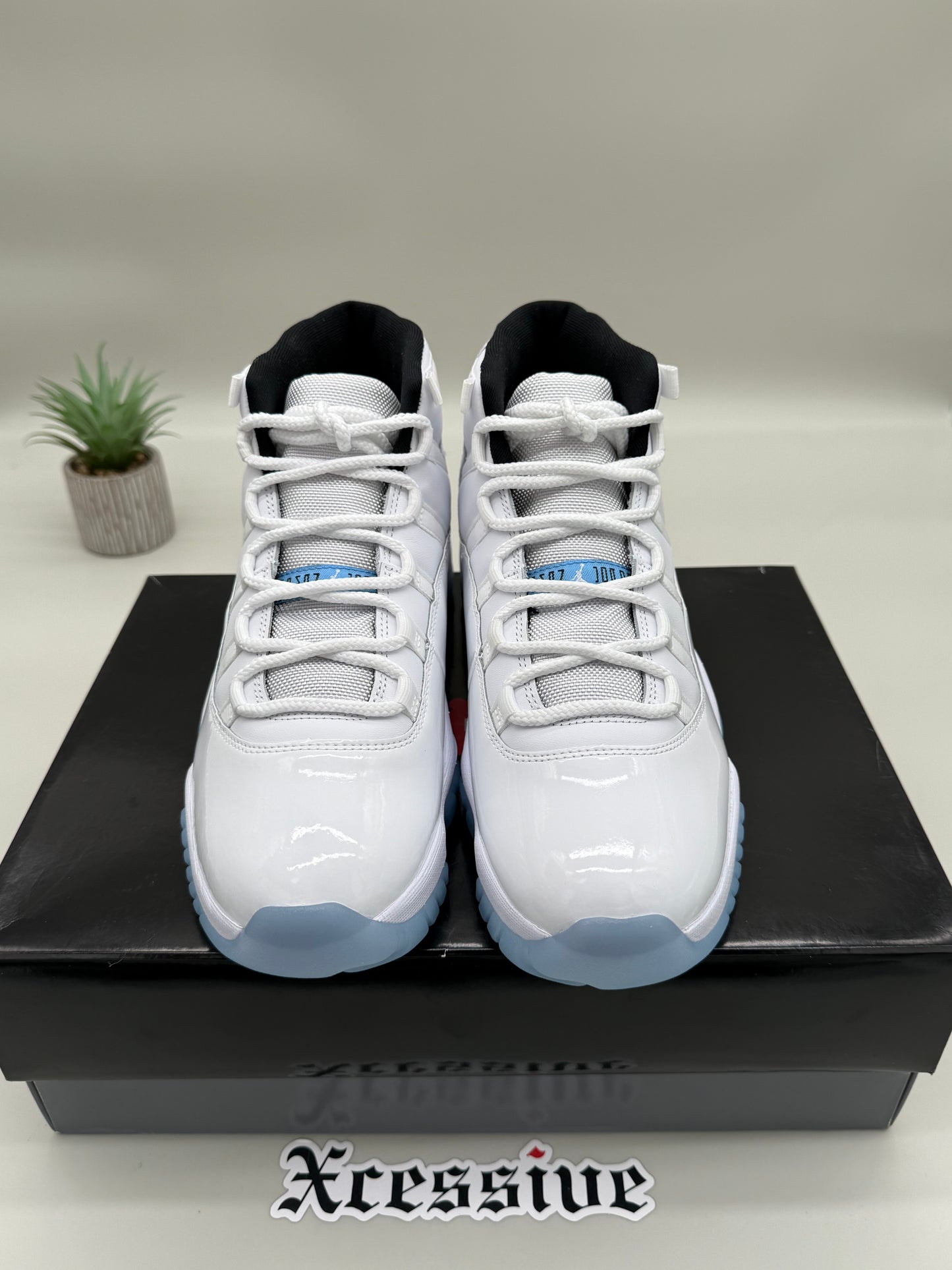 Jordan 11 Legend Blue
