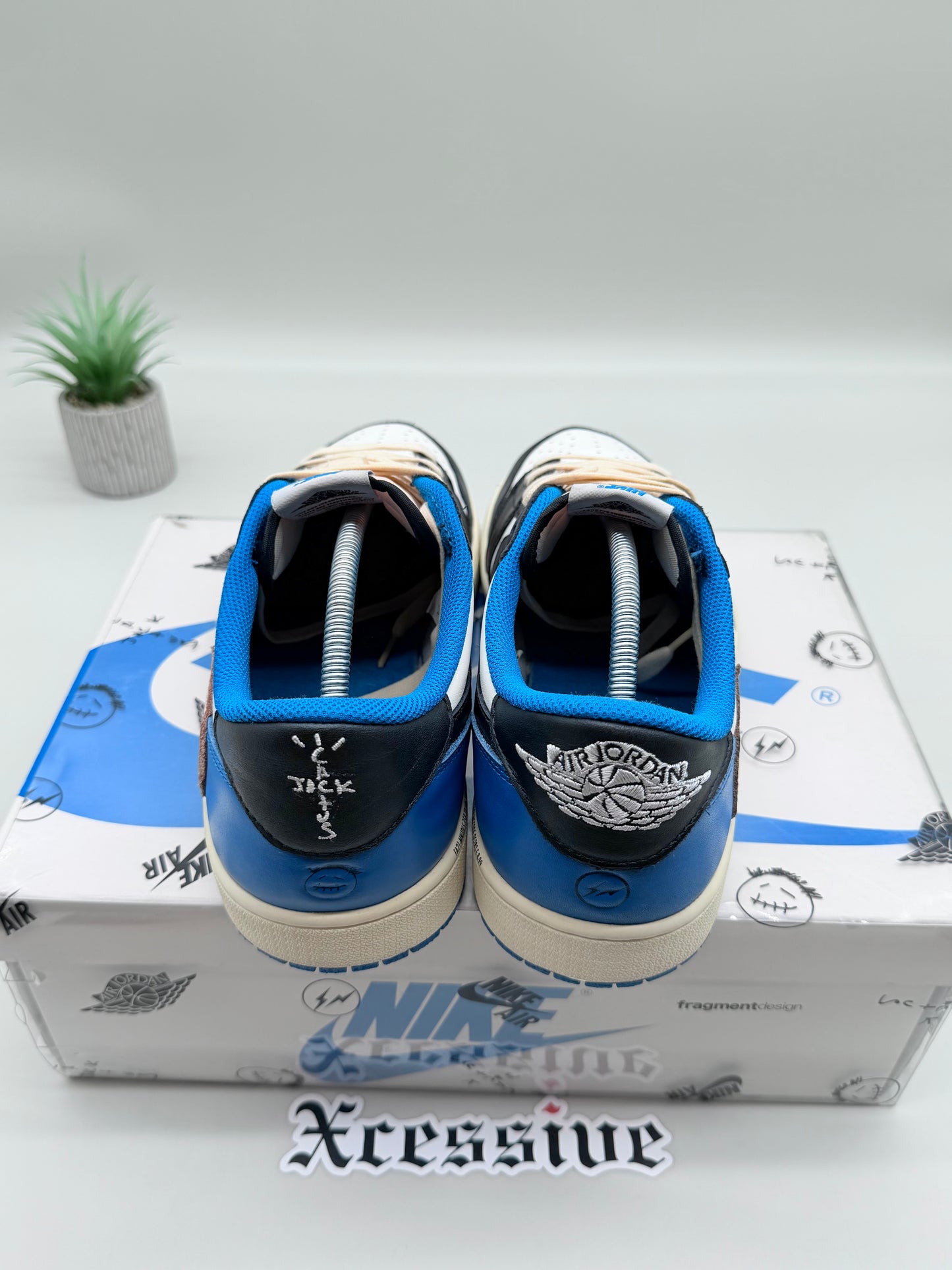 Jordan 1 Low Travis Scott Fragment