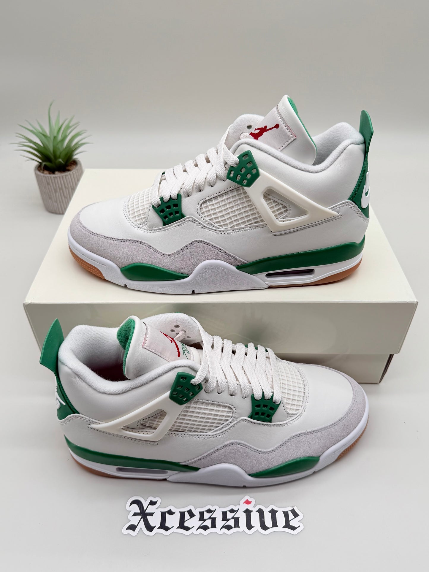 Jordan 4 SB Pine Green