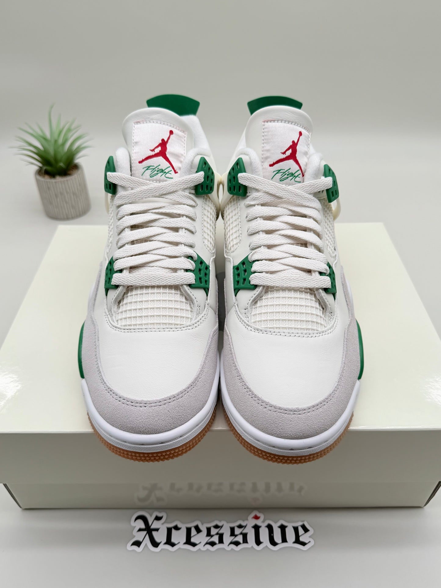 Jordan 4 SB Pine Green