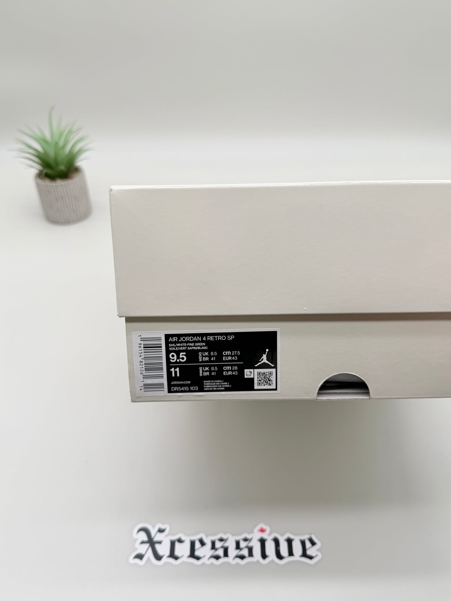 Jordan 4 SB Pine Green