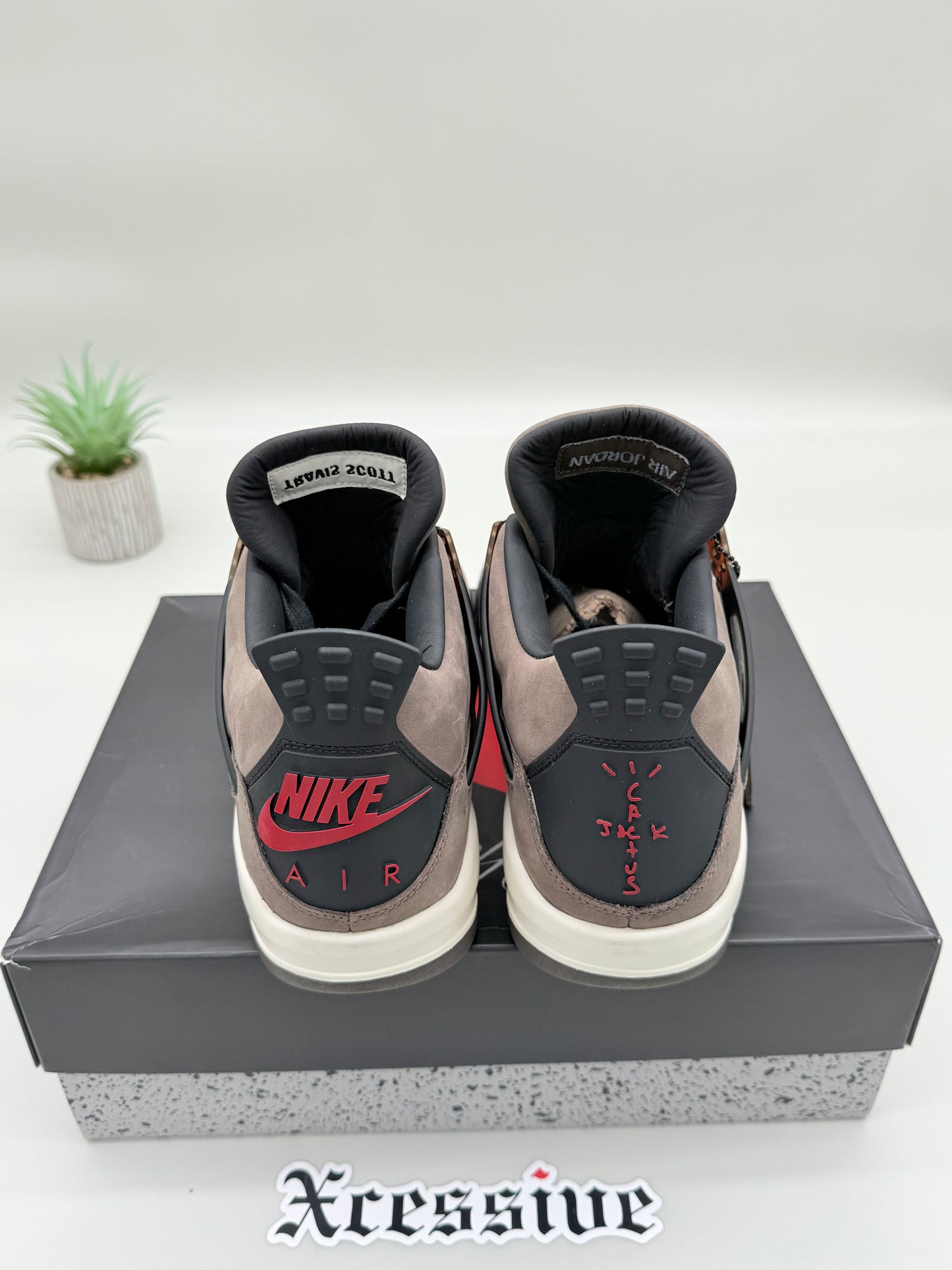 Jordan 4 Travis Scott Mocha F&F
