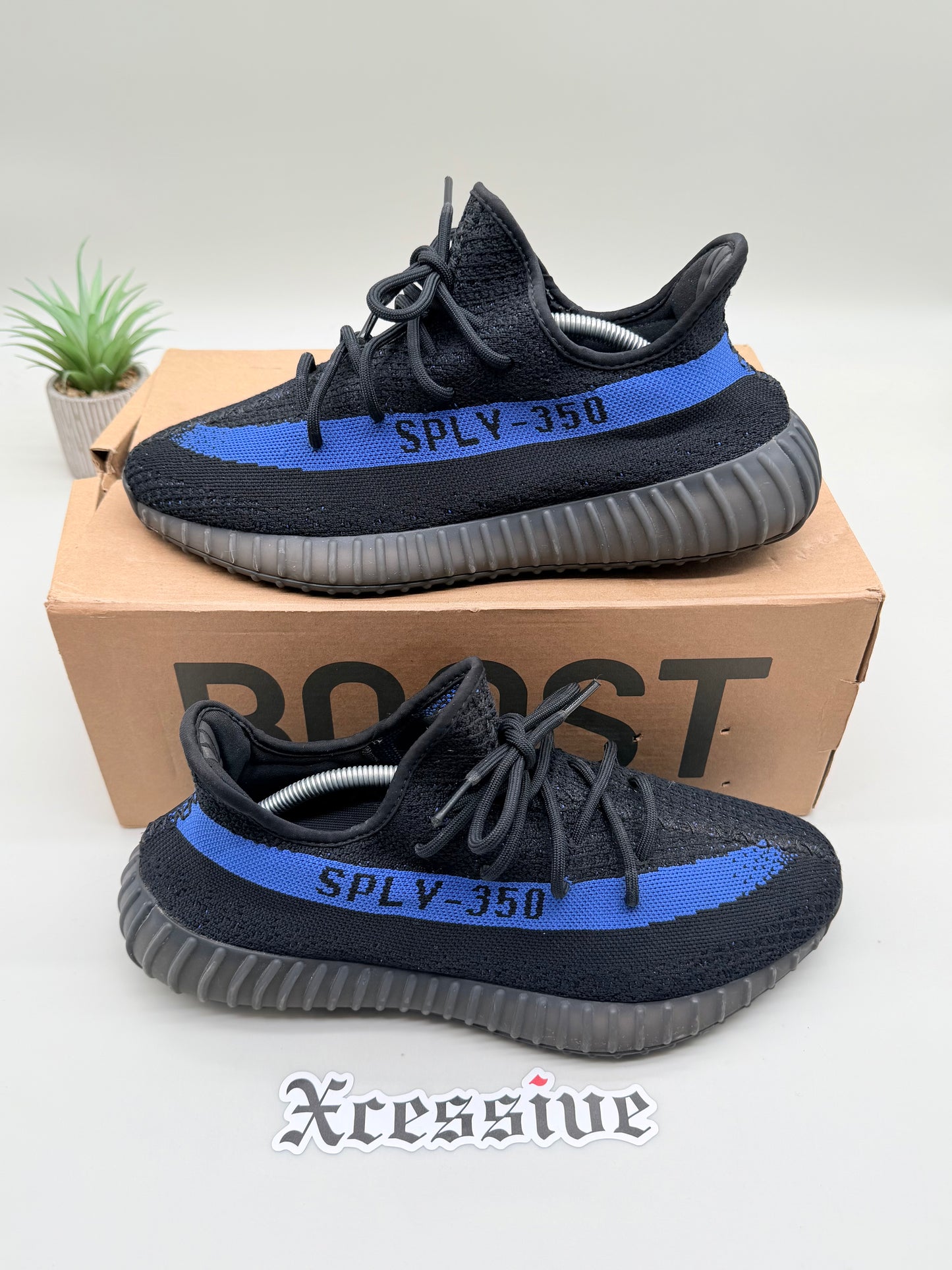 adidas Yeezy Boost 350 V2 Dazzling Blue