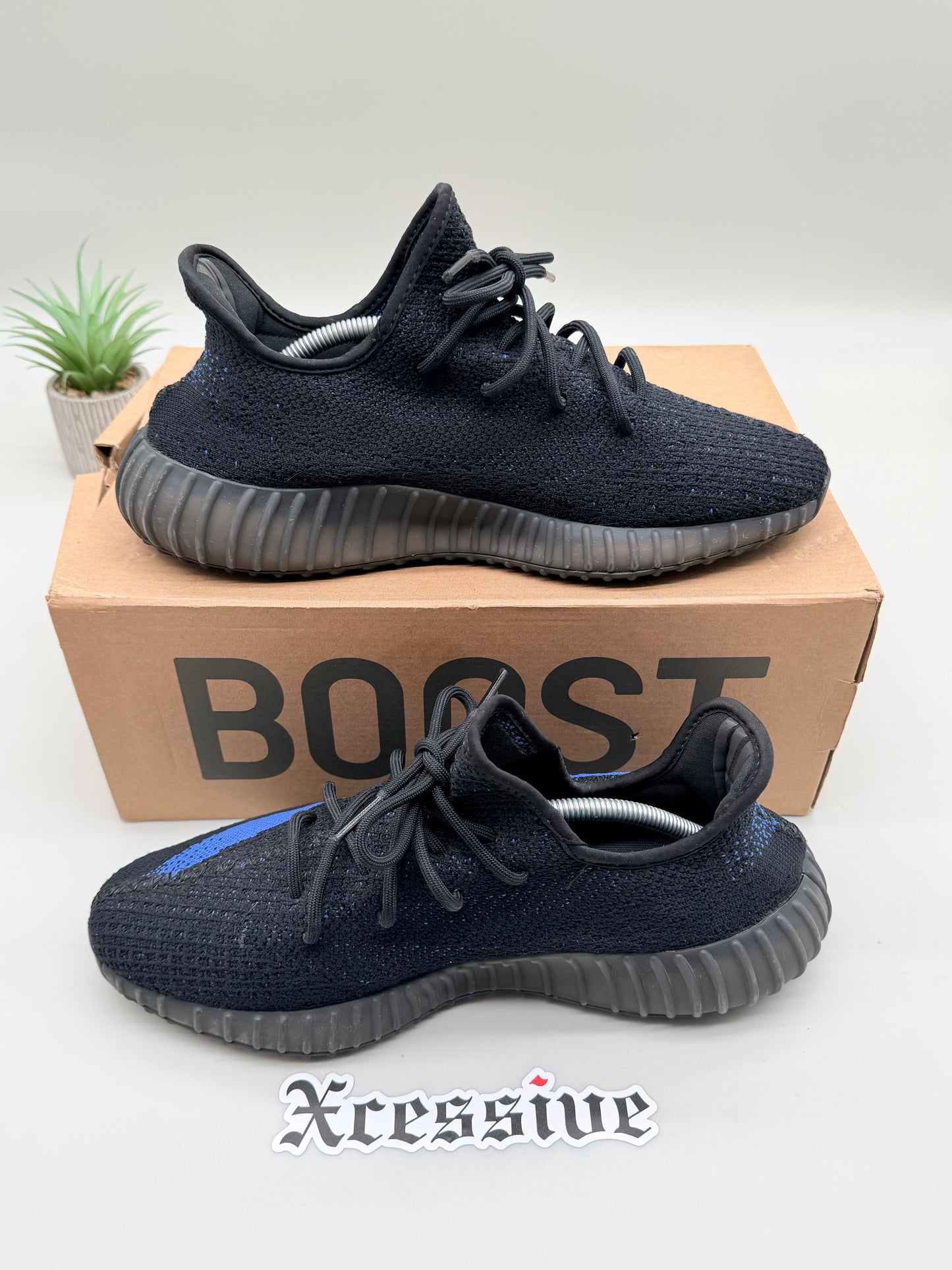 adidas Yeezy Boost 350 V2 Dazzling Blue