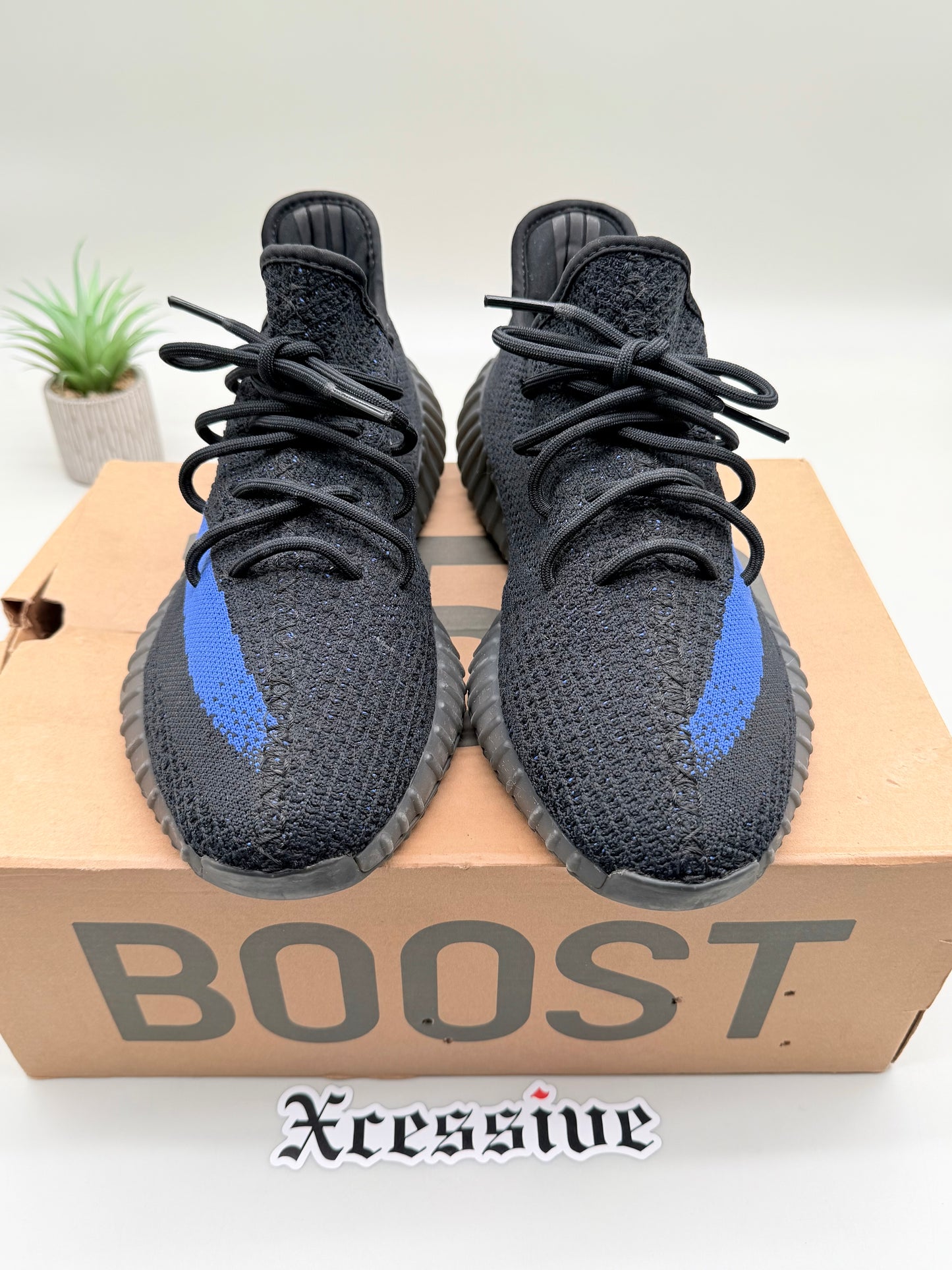 adidas Yeezy Boost 350 V2 Dazzling Blue