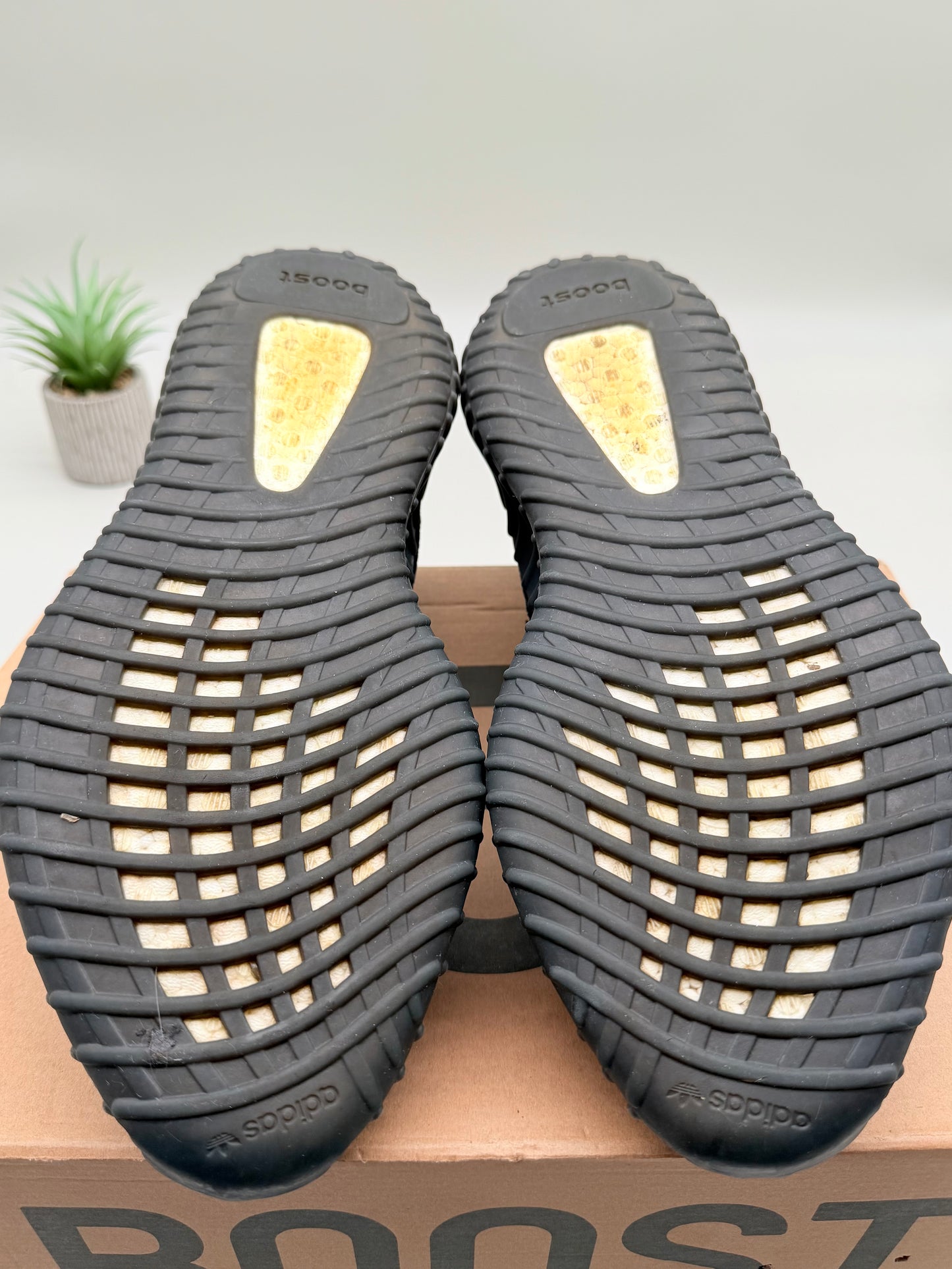 adidas Yeezy Boost 350 V2 Dazzling Blue