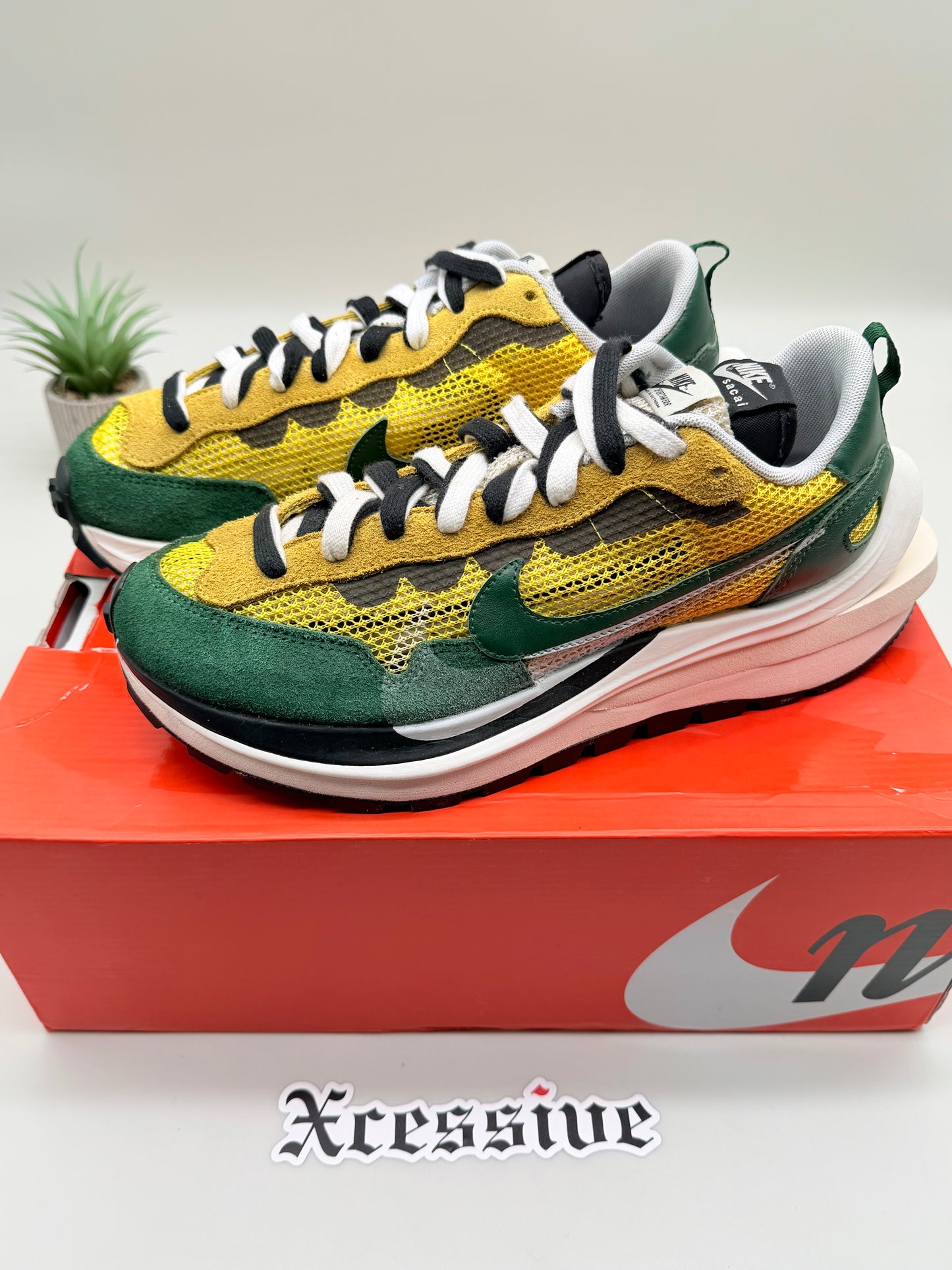 Nike Vaporwaffle Sacai Tour Yellow