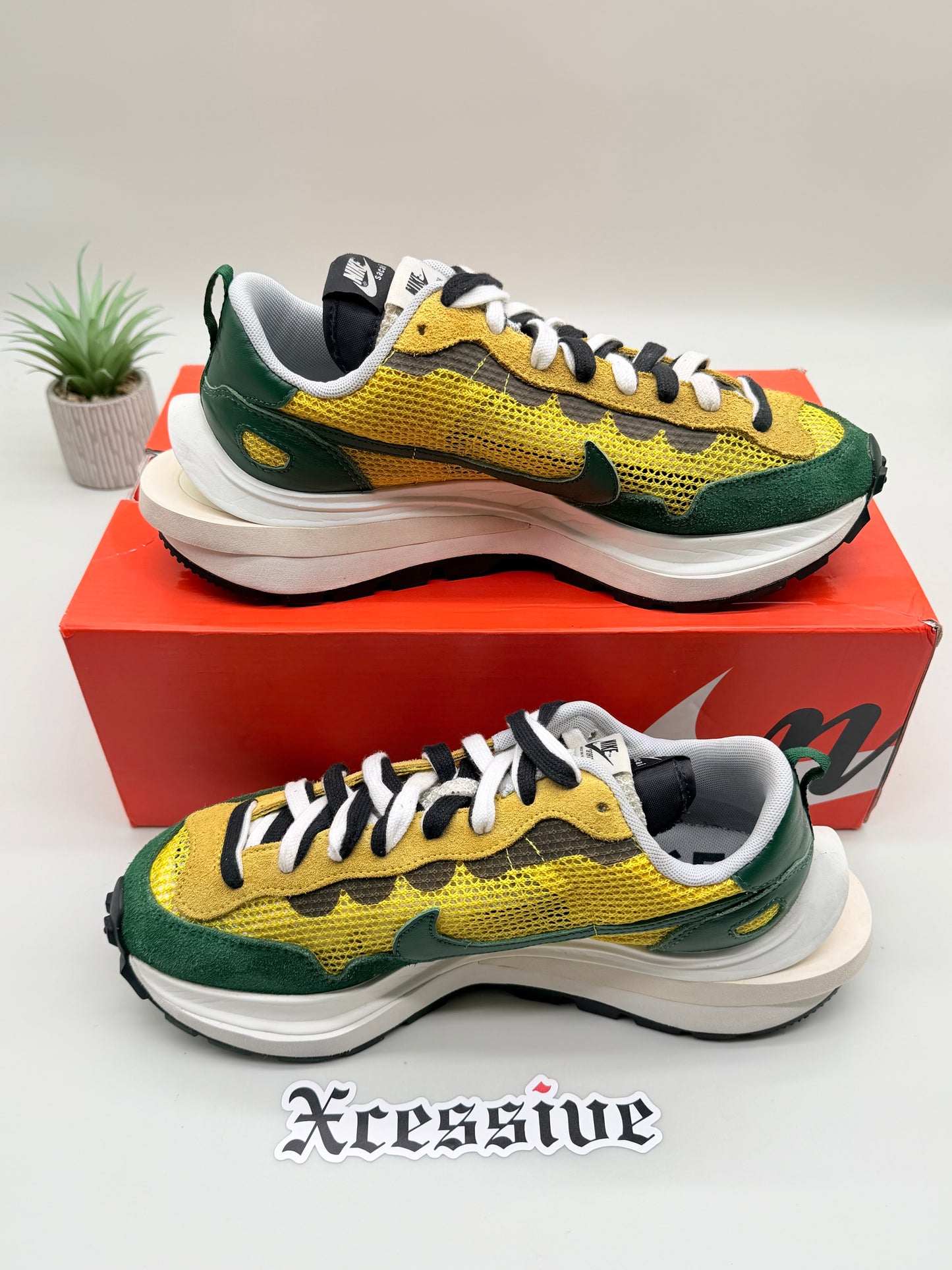 Nike Vaporwaffle Sacai Tour Yellow
