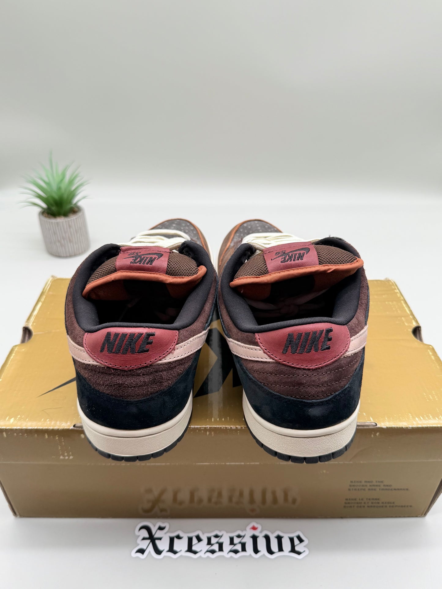 Nike SB Dunk Low Strummer