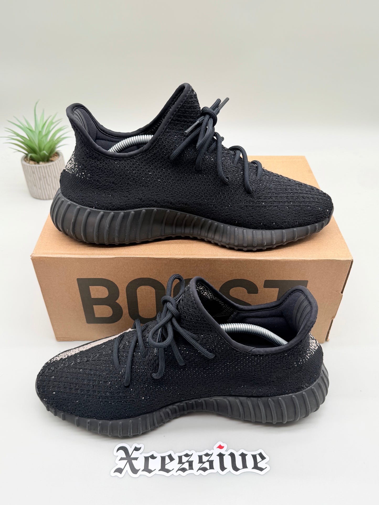 Adidas Yeezy Boost 350 V2 Oreo