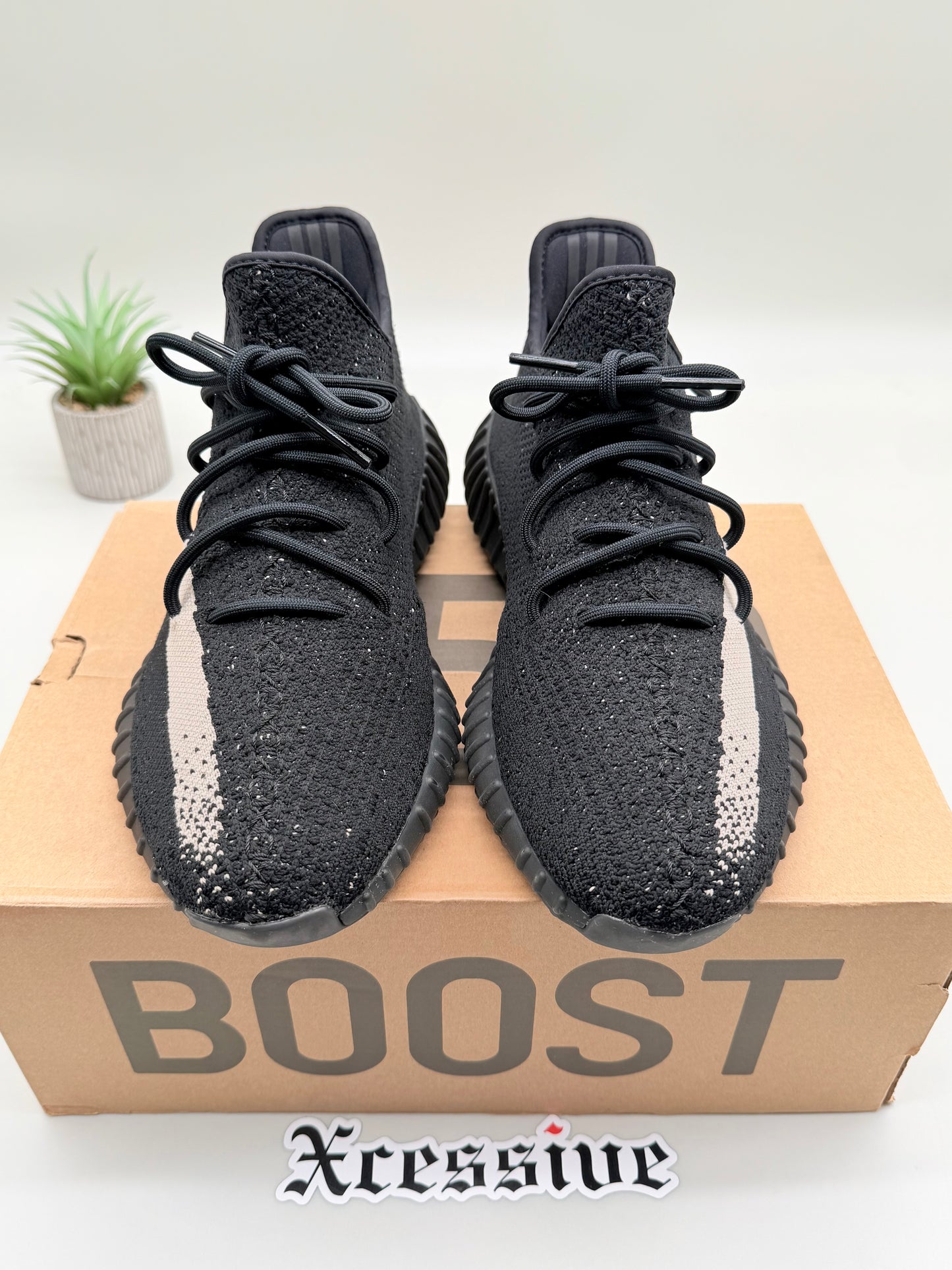 Adidas Yeezy Boost 350 V2 Oreo