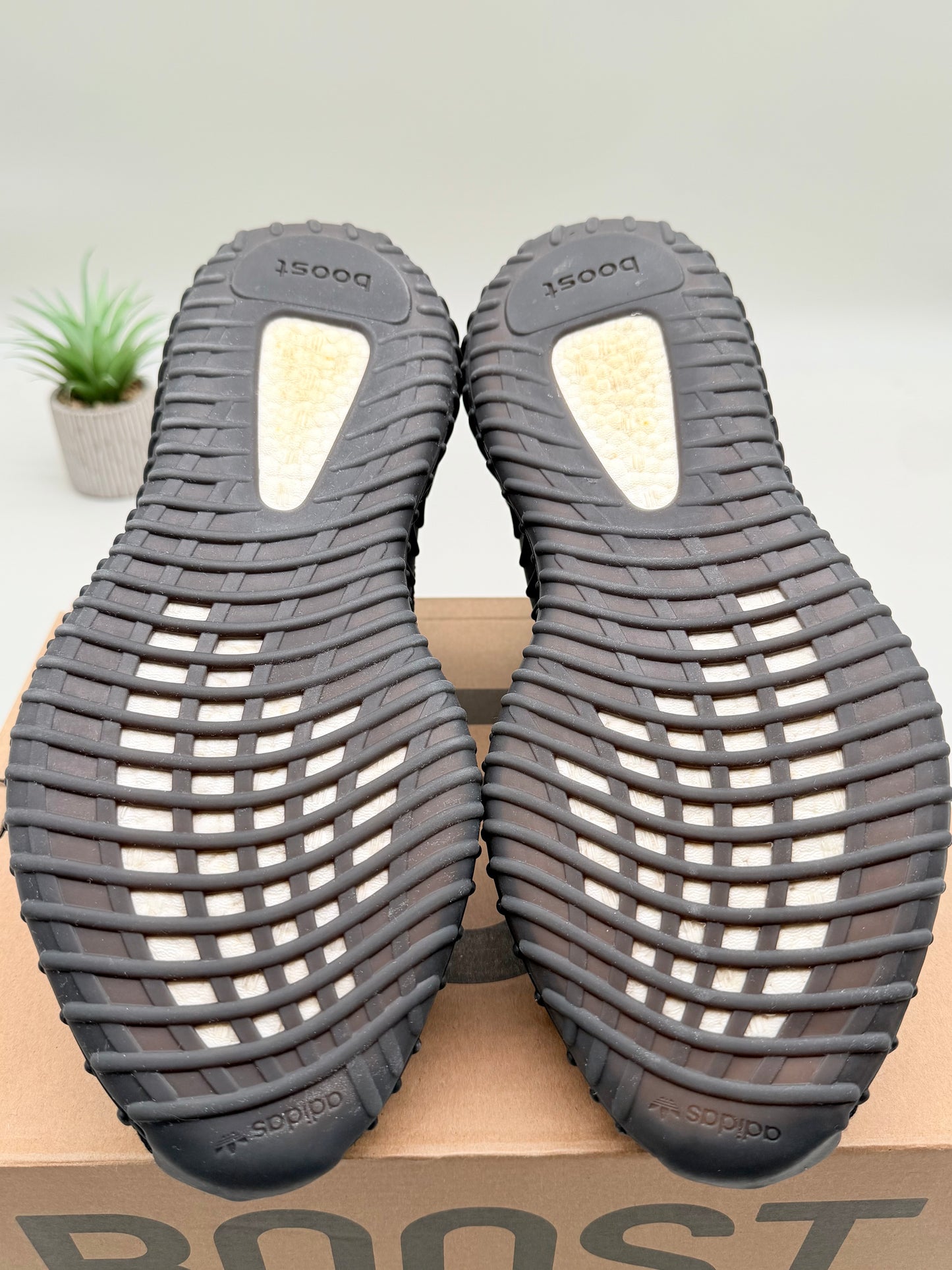Adidas Yeezy Boost 350 V2 Oreo