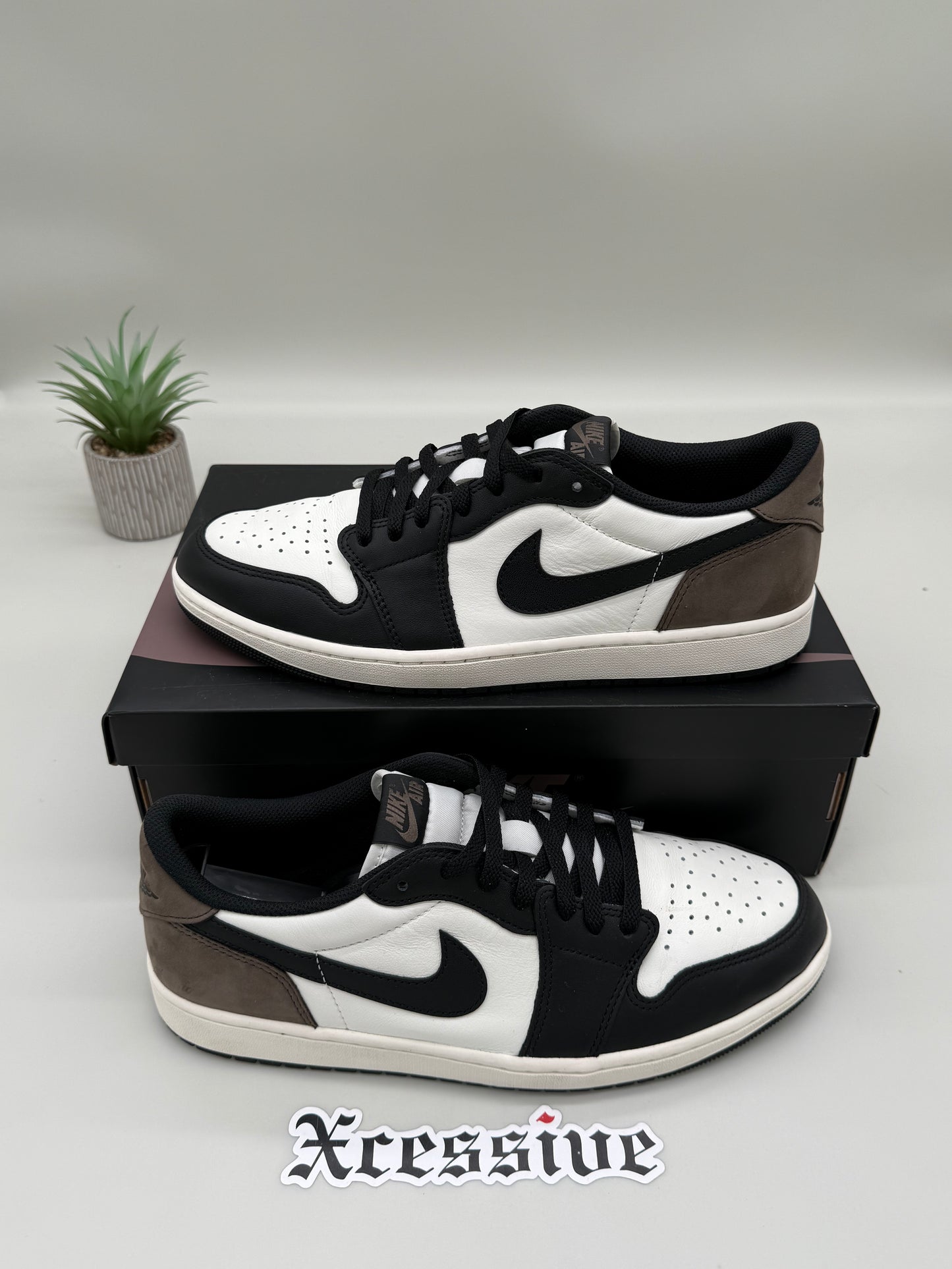 Jordan 1 Low Mocha