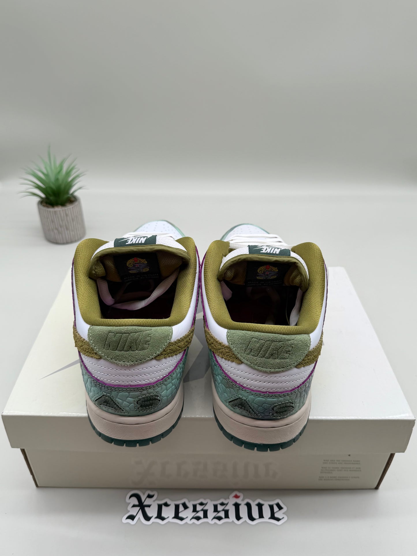 Nike SB Dunk Low Chameleon