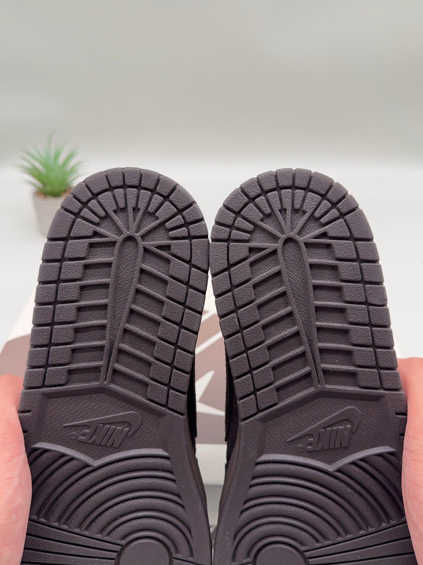 Jordan 1 Low Travis Scott Velvet