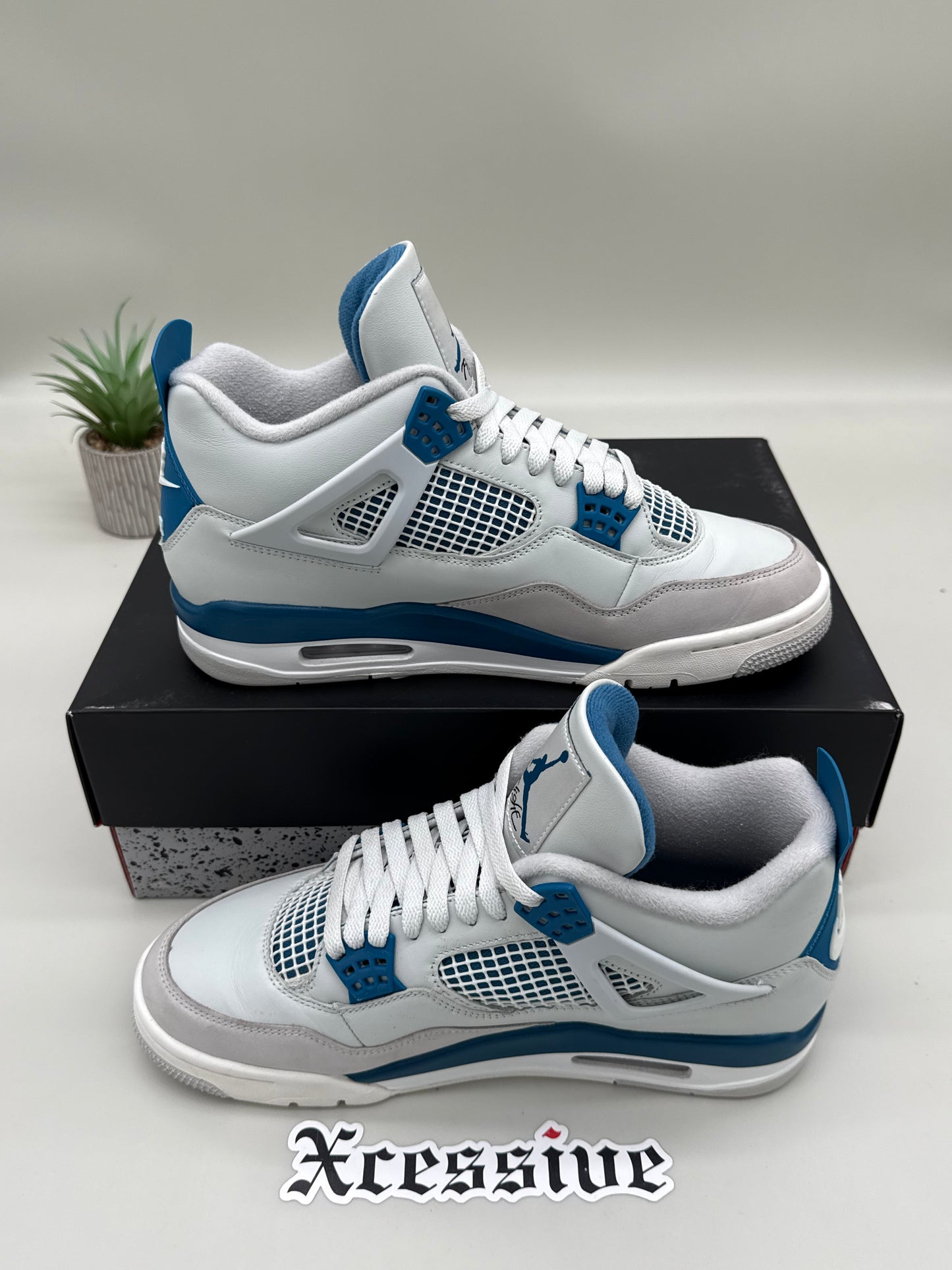 Jordan 4 Military Blue