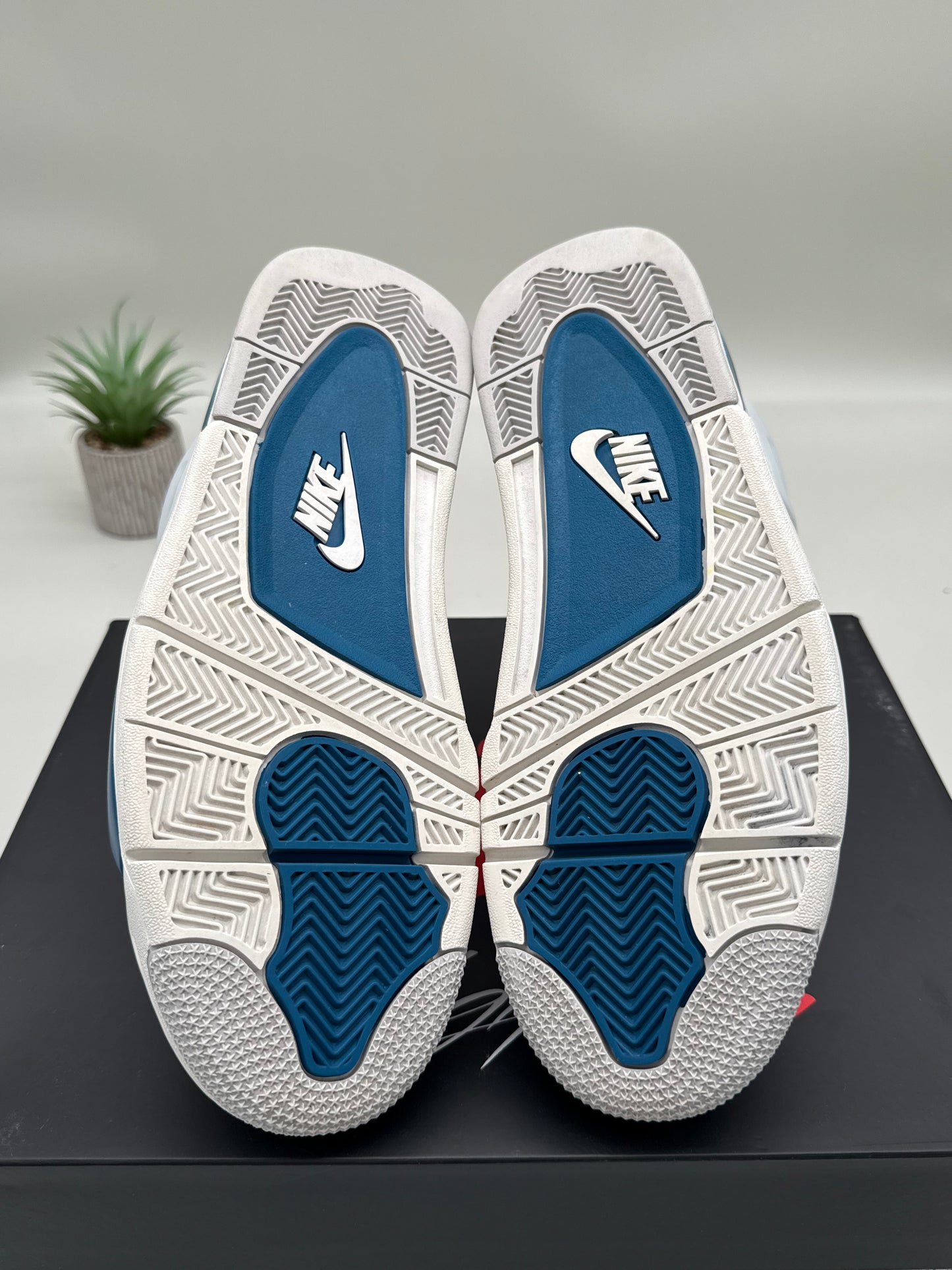 Jordan 4 Military Blue