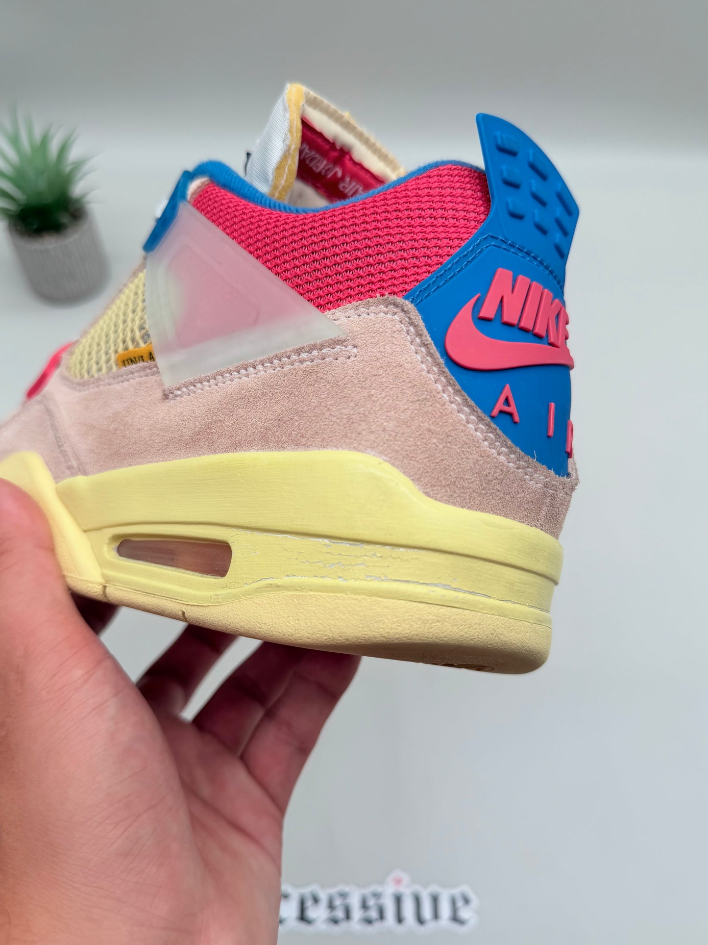 Jordan 4 Union Guava