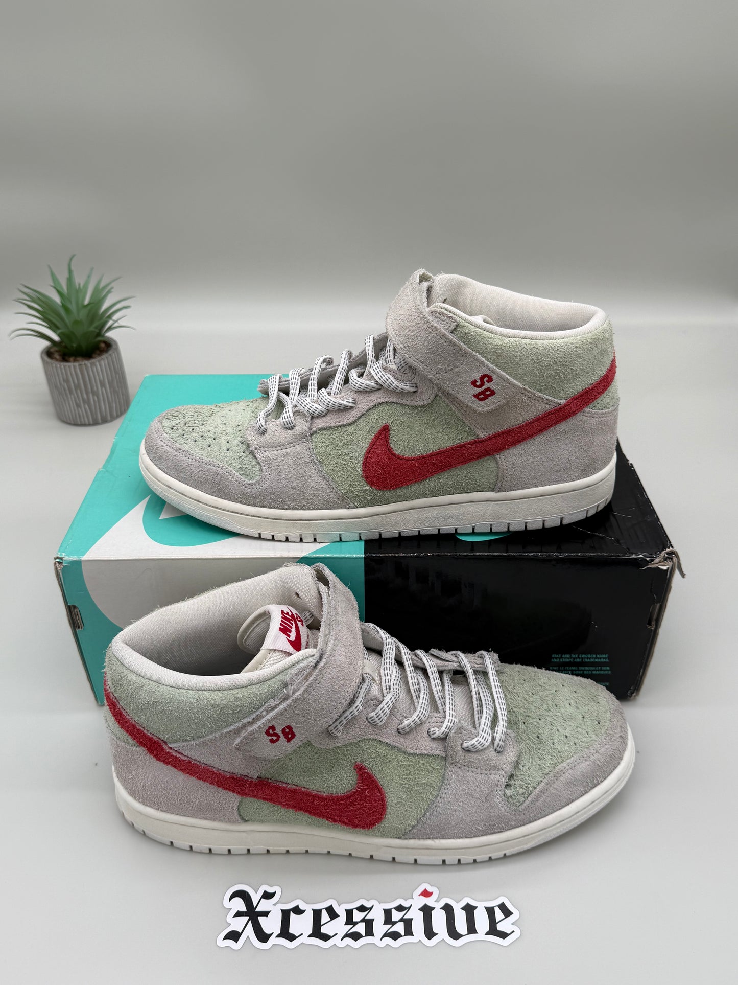 Nike SB Dunk Mid White Widow