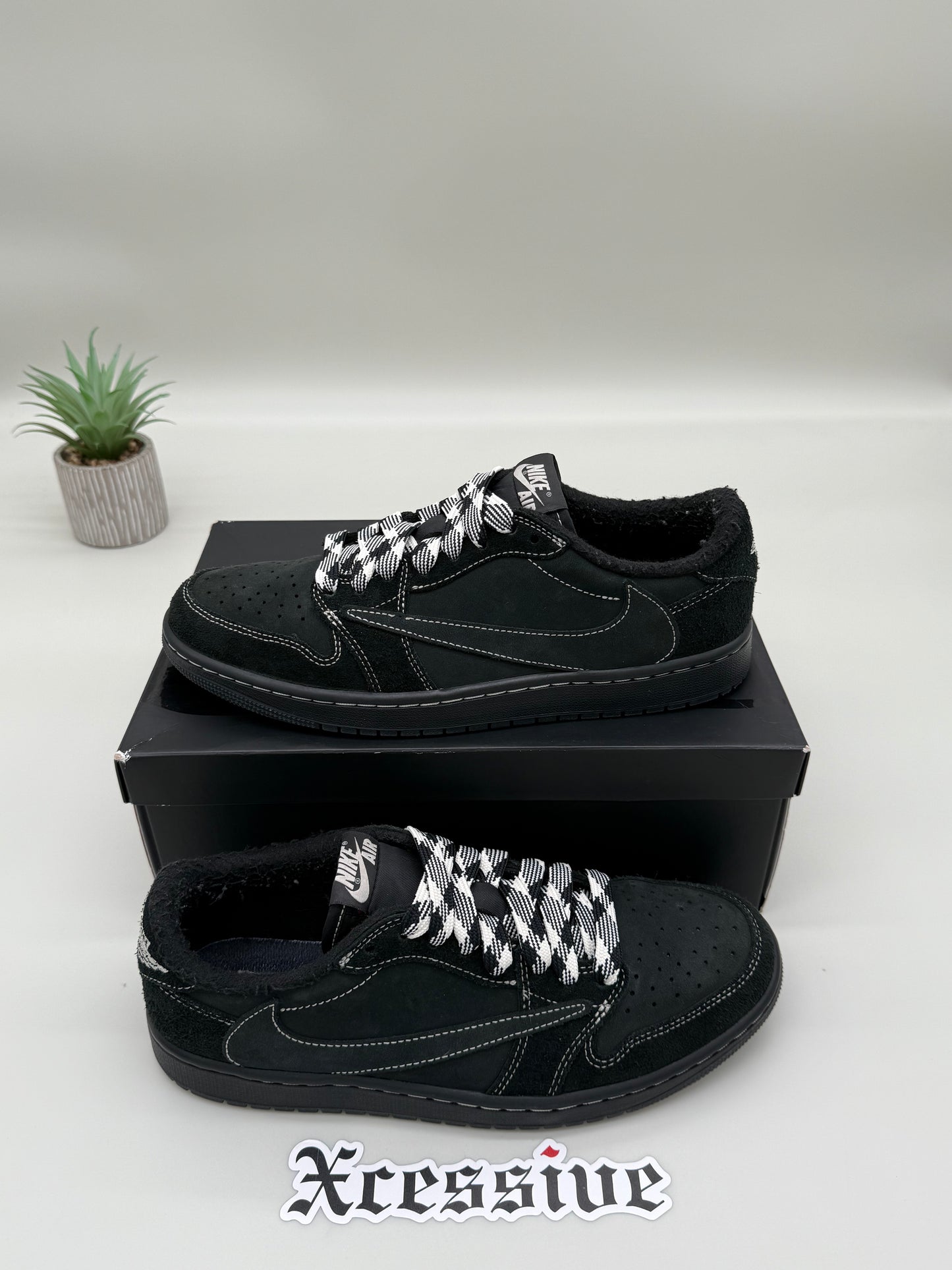 Jordan 1 Low Travis Scott Phantom