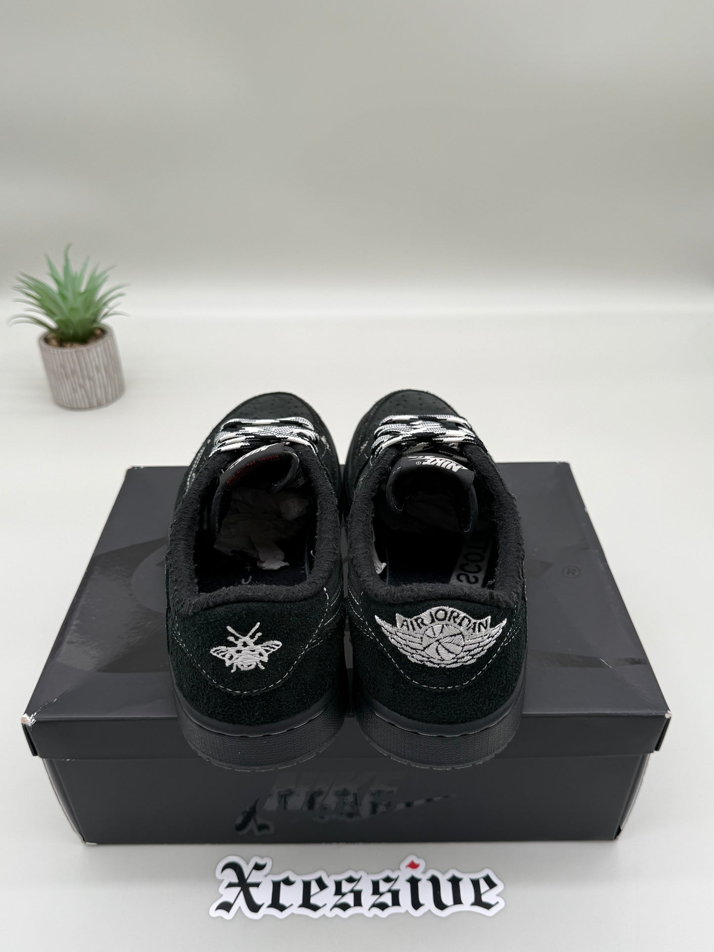 Jordan 1 Low Travis Scott Phantom