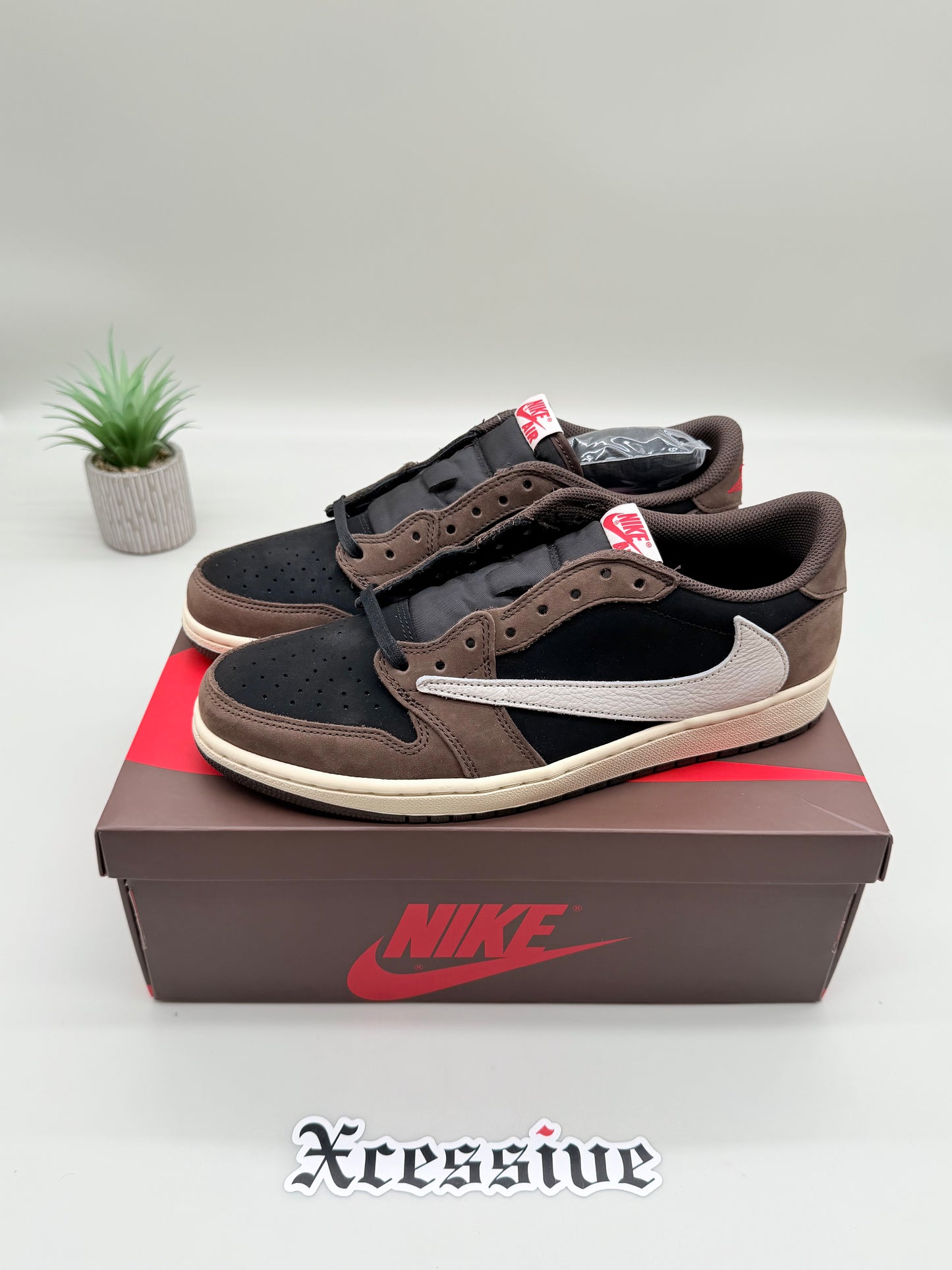 Jordan 1 Low Travis Scott Mocha