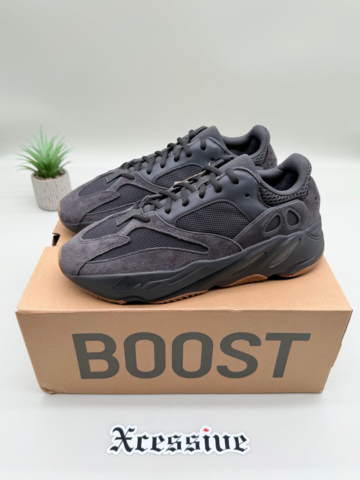 adidas Yeezy Boost 700 Utility Black