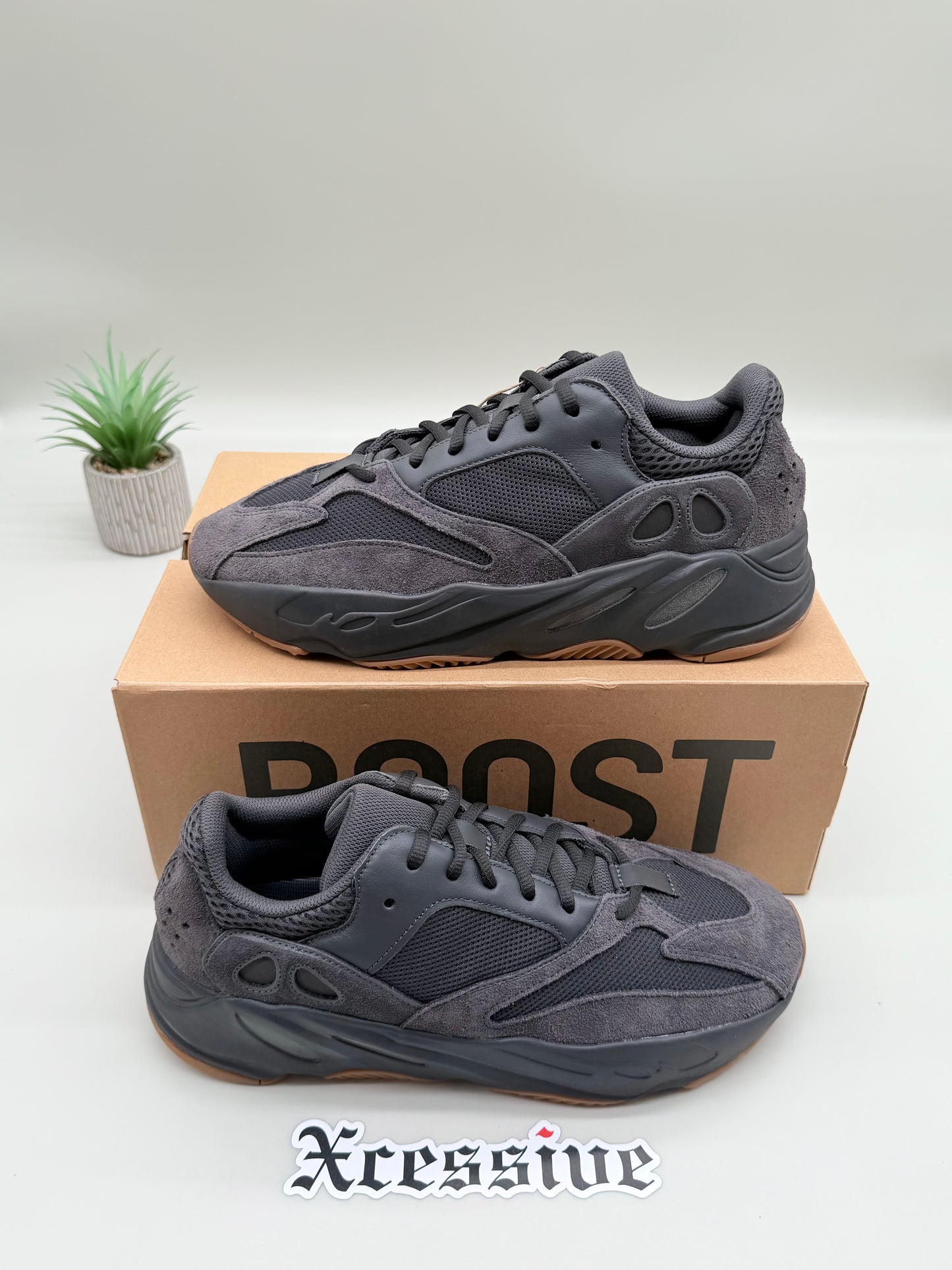 adidas Yeezy Boost 700 Utility Black