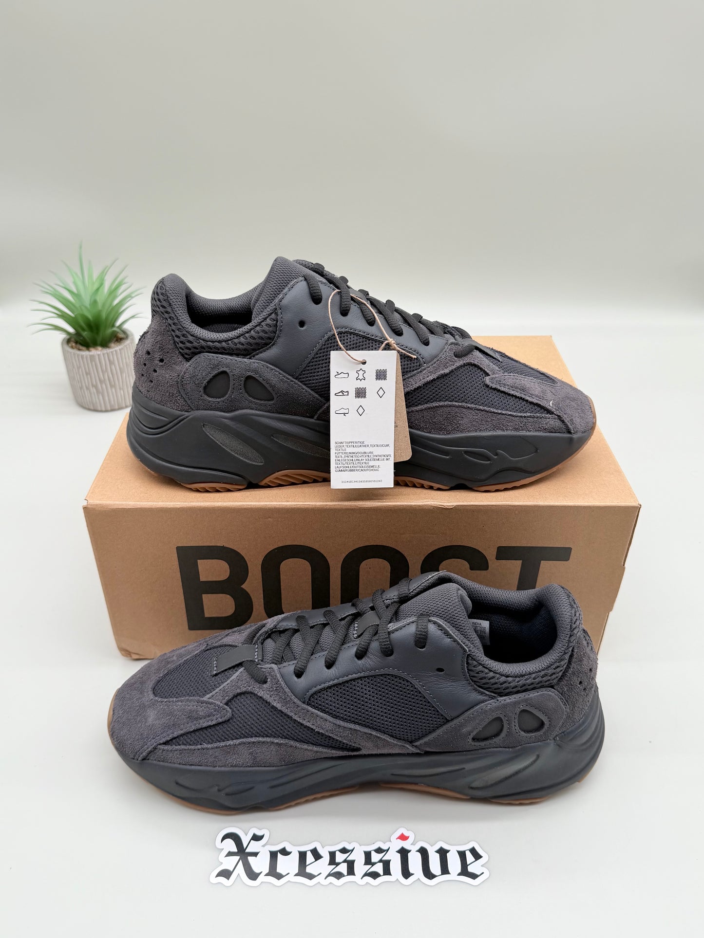 adidas Yeezy Boost 700 Utility Black