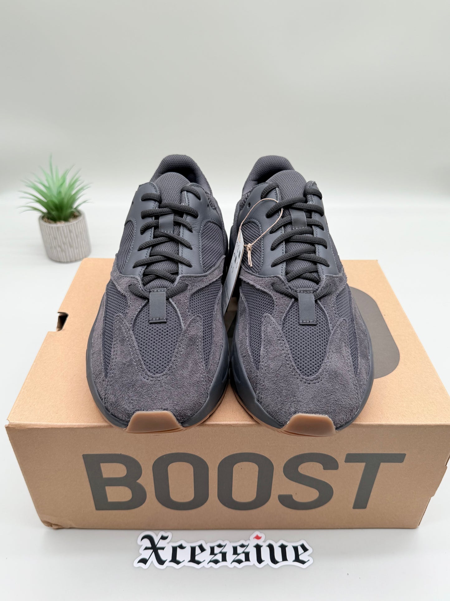 adidas Yeezy Boost 700 Utility Black