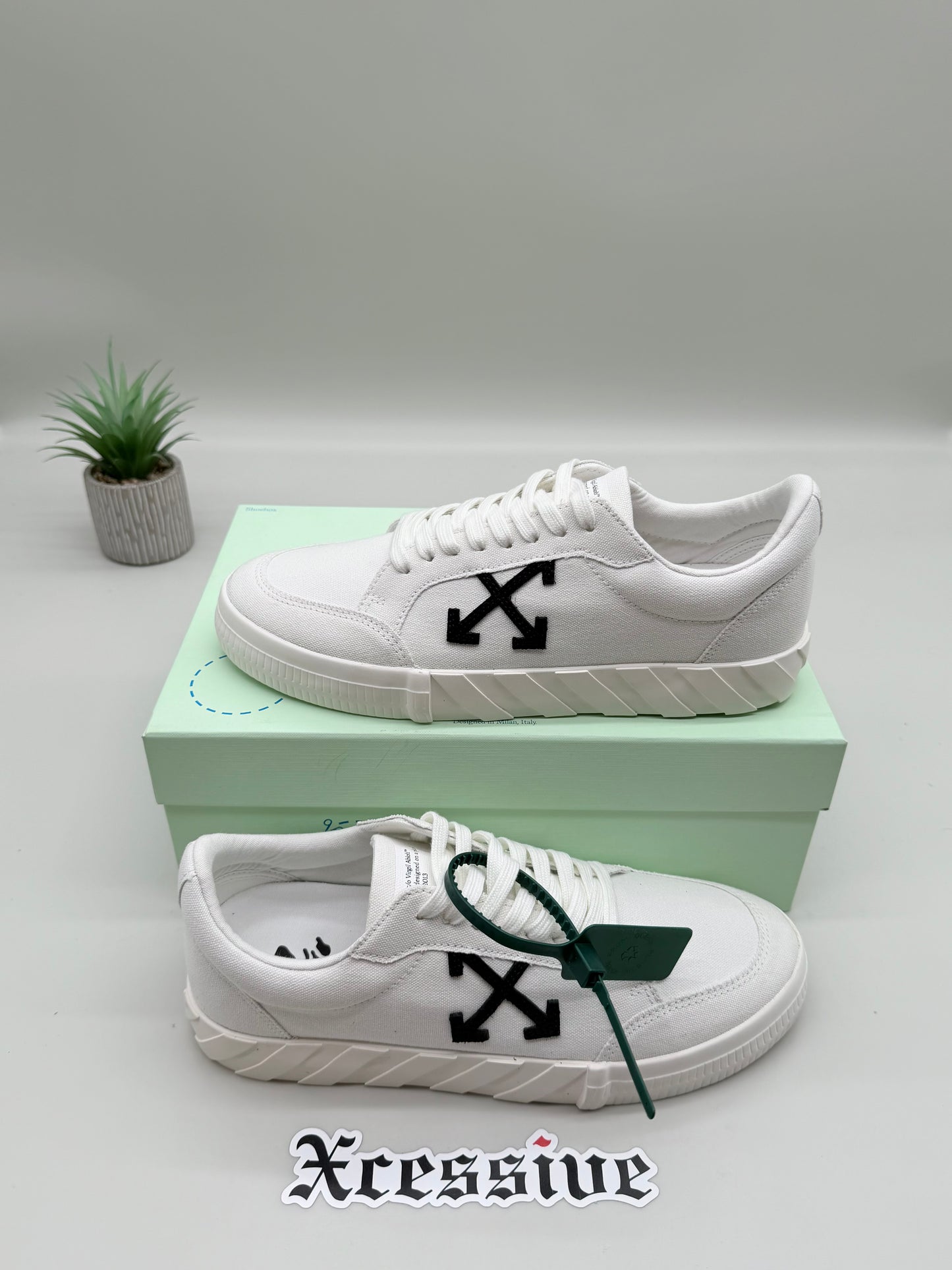 Off-White Vulcanized Low Canvas White Black