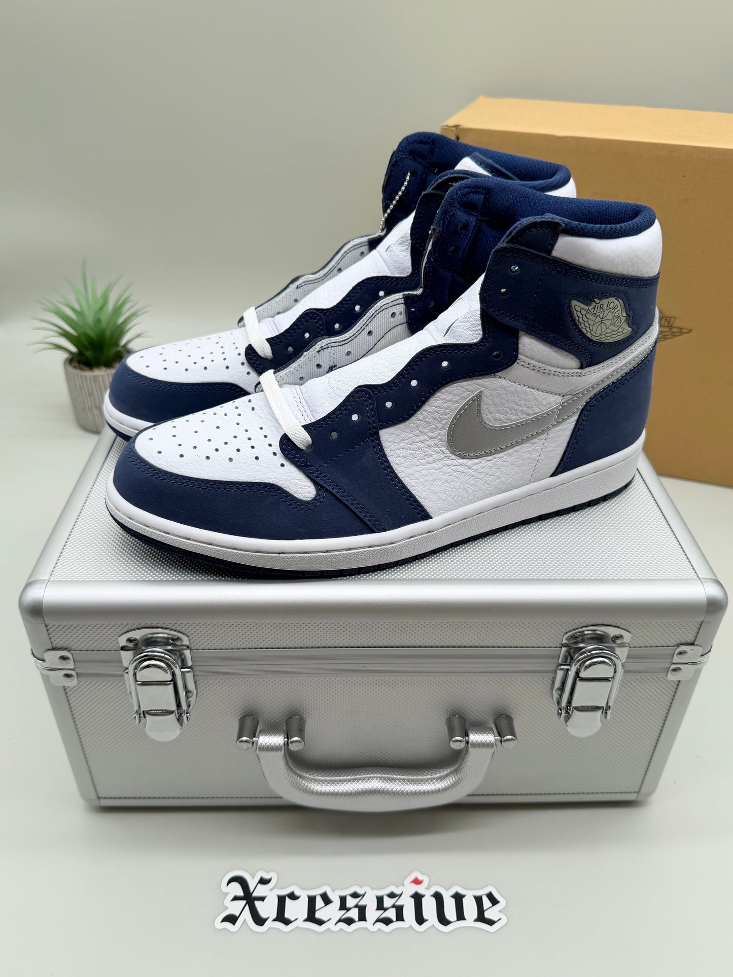 Jordan 1 Retro High CO.JP Midnight Navy Suitcase