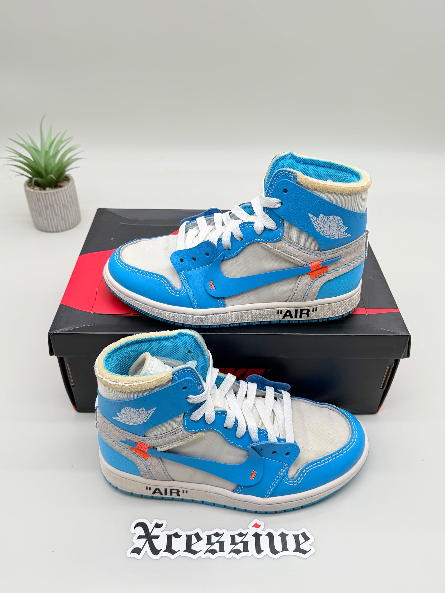 Off-White Jordan 1 UNC
