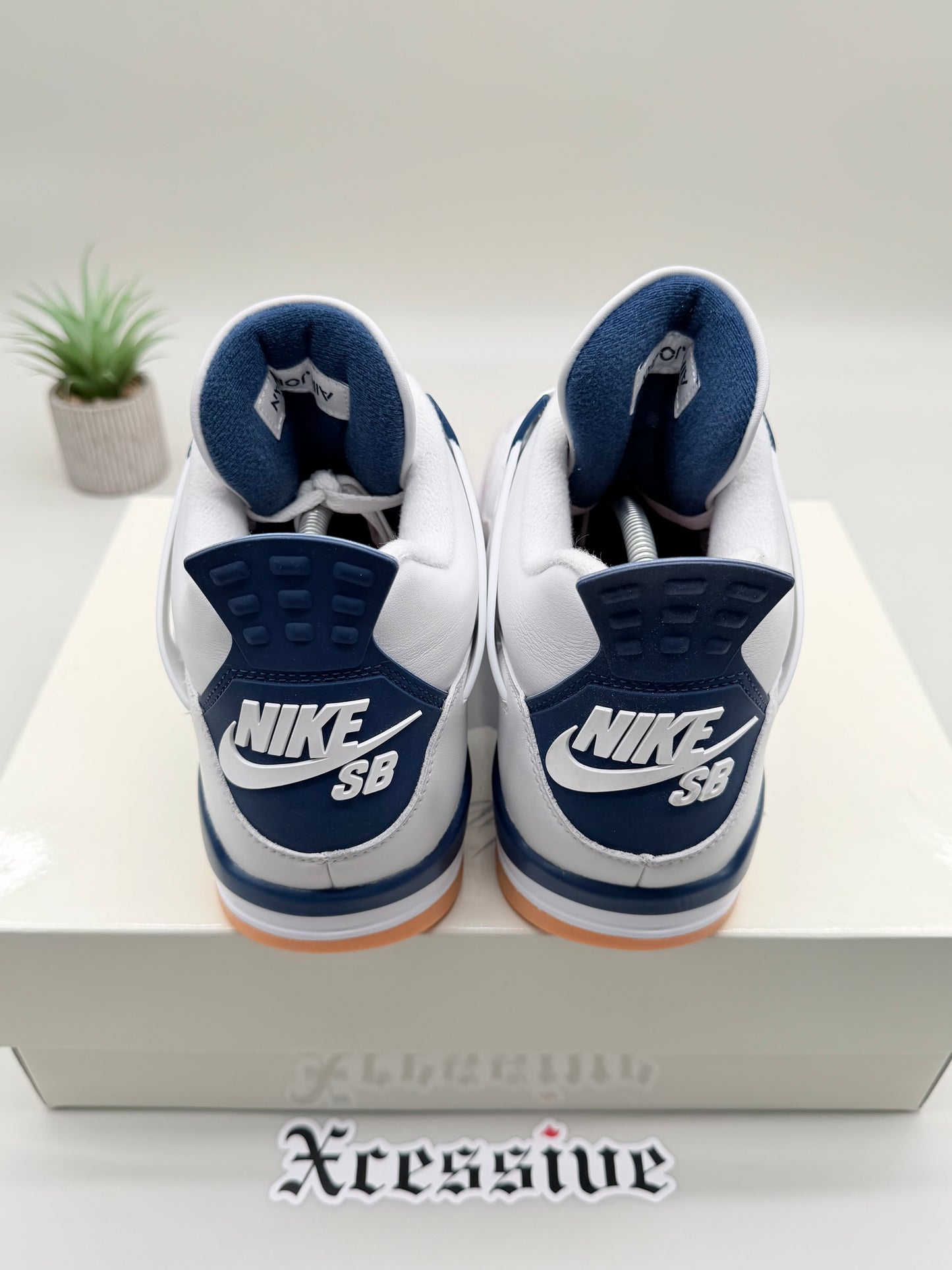 Jordan 4 SB Navy