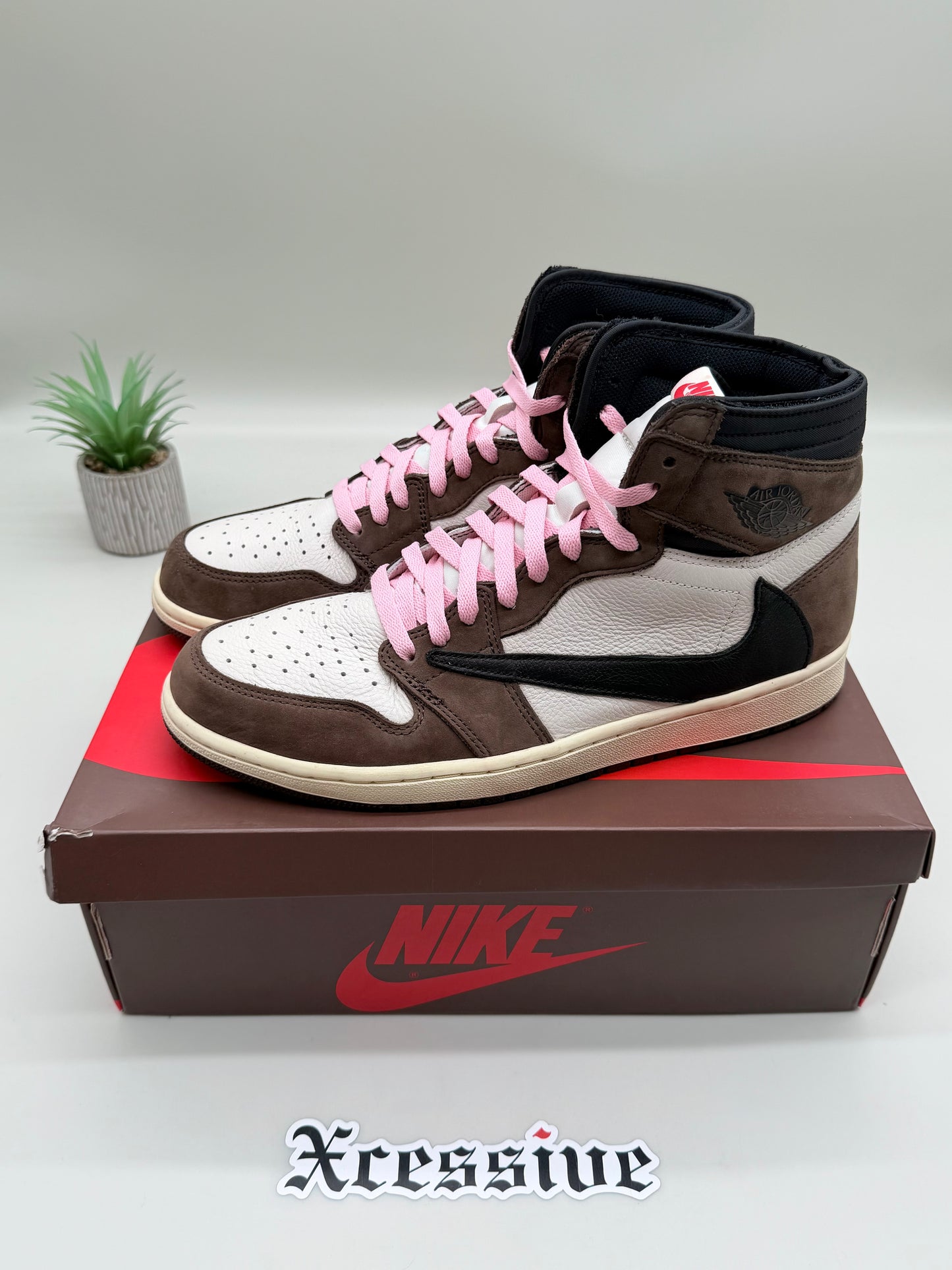 Jordan 1 Travis Scott Mocha