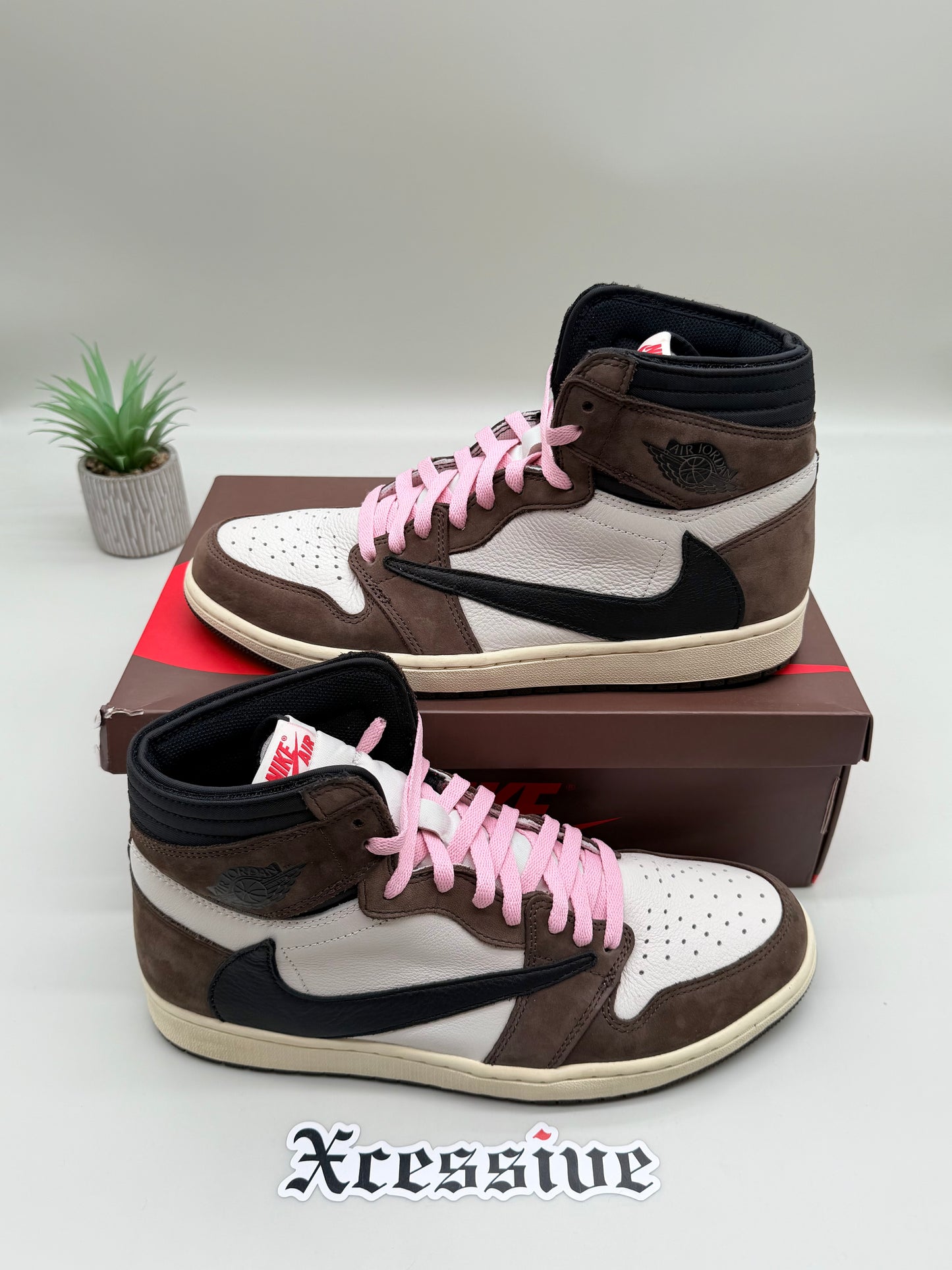 Jordan 1 Travis Scott Mocha