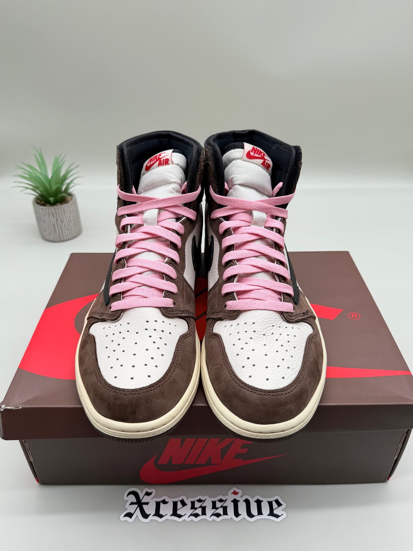 Jordan 1 Travis Scott Mocha