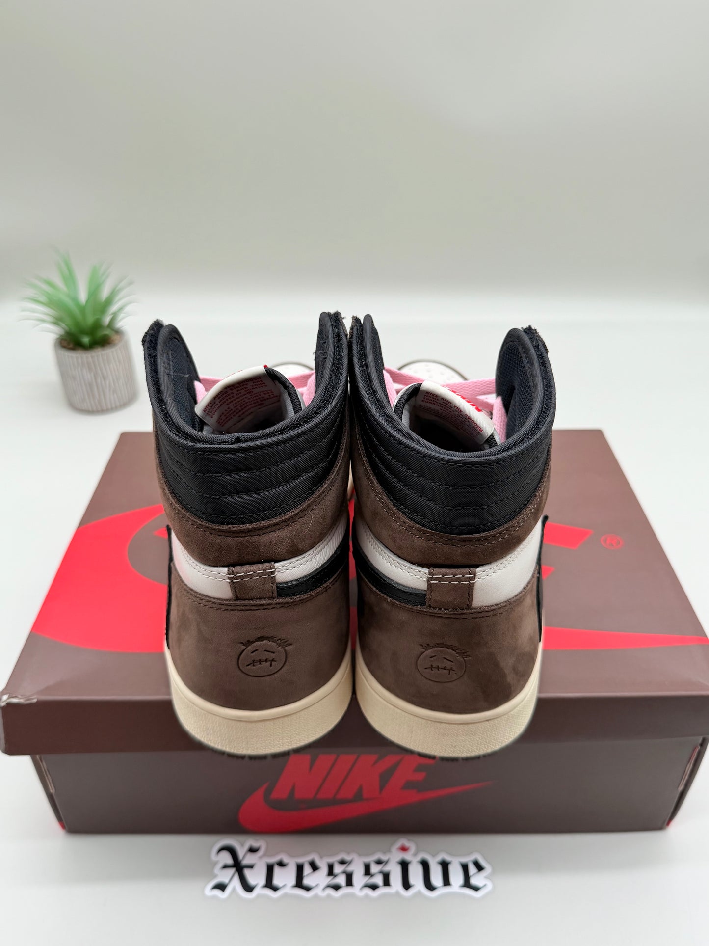 Jordan 1 Travis Scott Mocha