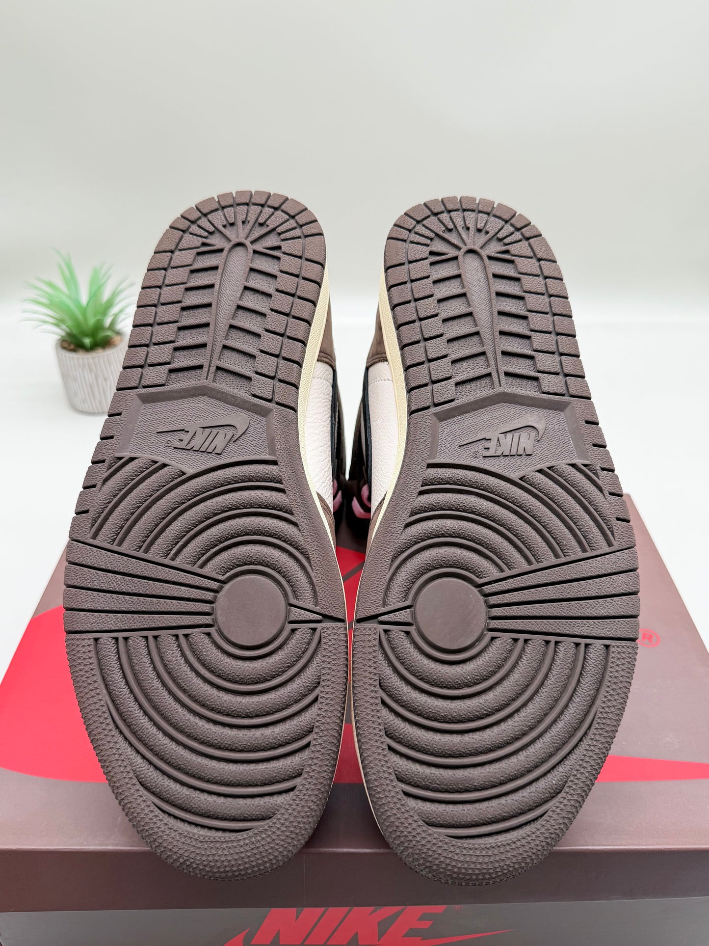 Jordan 1 Travis Scott Mocha