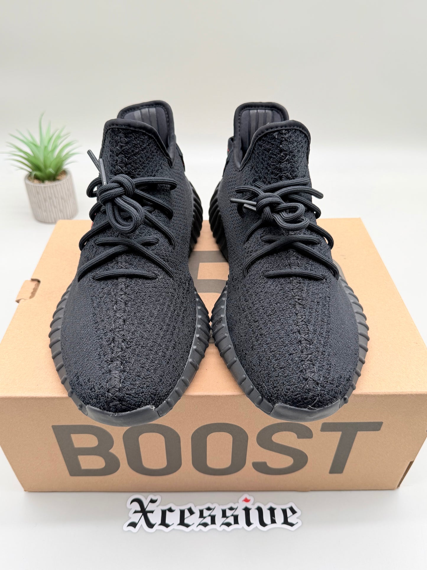 Adidas Yeezy Boost 350 V2 Bred