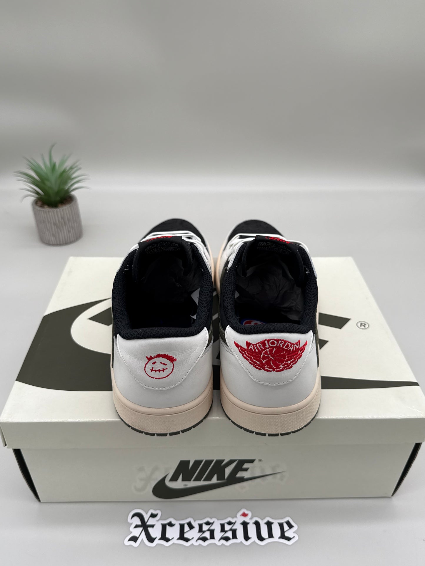 Jordan 1 Low Travis Scott Olive